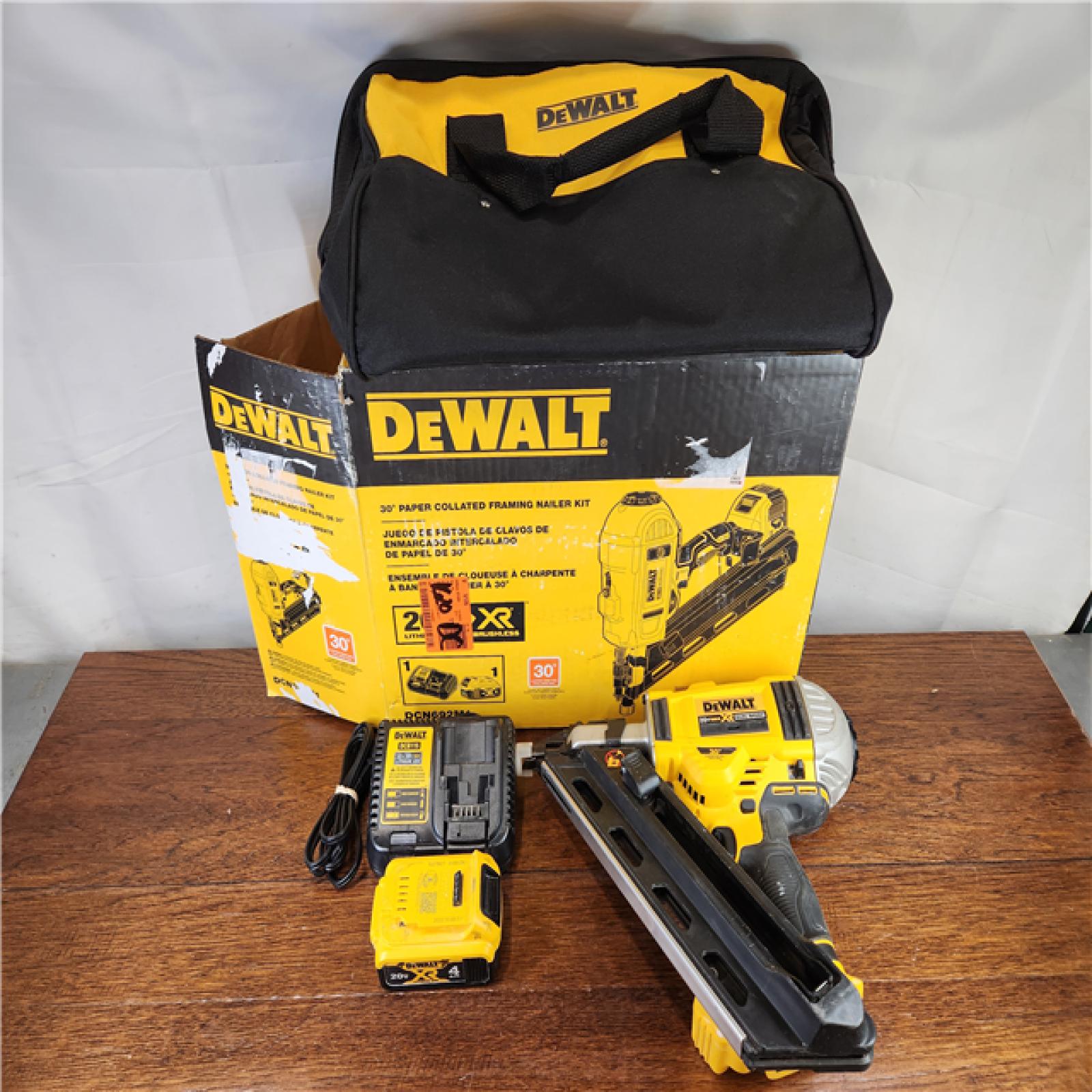 AS-IS DeWalt 20V MAX Cordless Brushless 2-Speed 30° Paper Collated Framing Nailer Kit