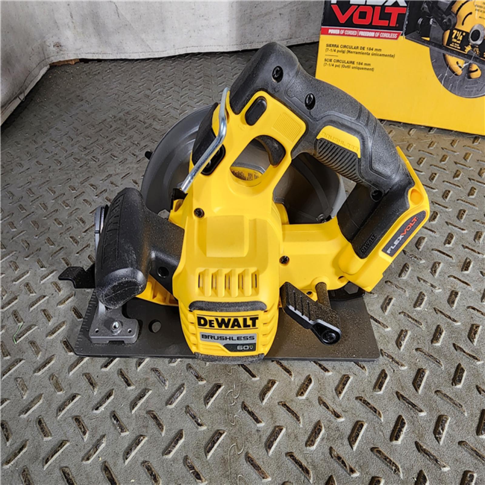 HOUSTON LOCATION - AS-IS DeWALT Flexvolt Max 7-1/4  60V Brushless Circular Saw DCS578B (Bare Tool)