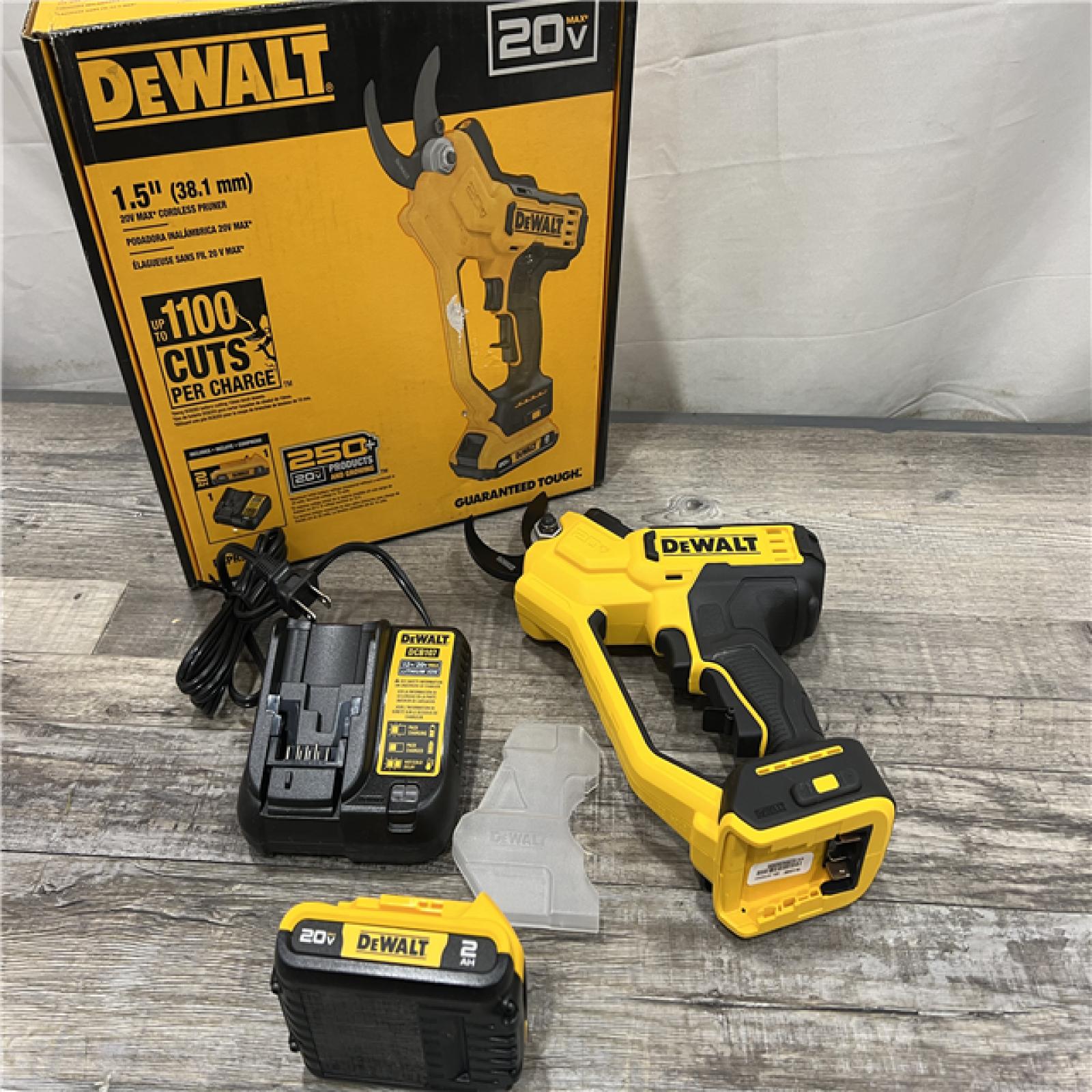 AS-IS DeWALT 20V MAX Cordless Multi Use Pruner Kit