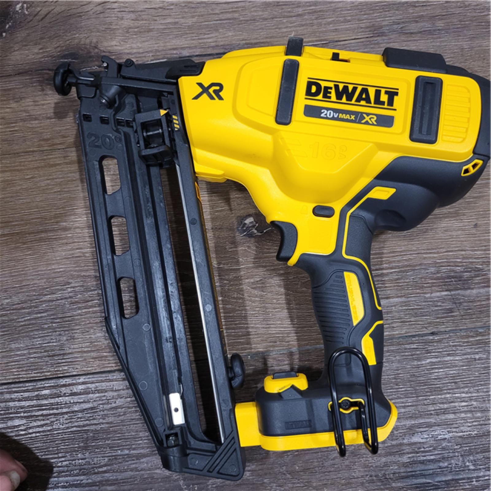 AS-IS DeWalt DCN660D1 20V 16 Gauge Cordless Angled Finish Nailer Kit W/ 2Ah Battery