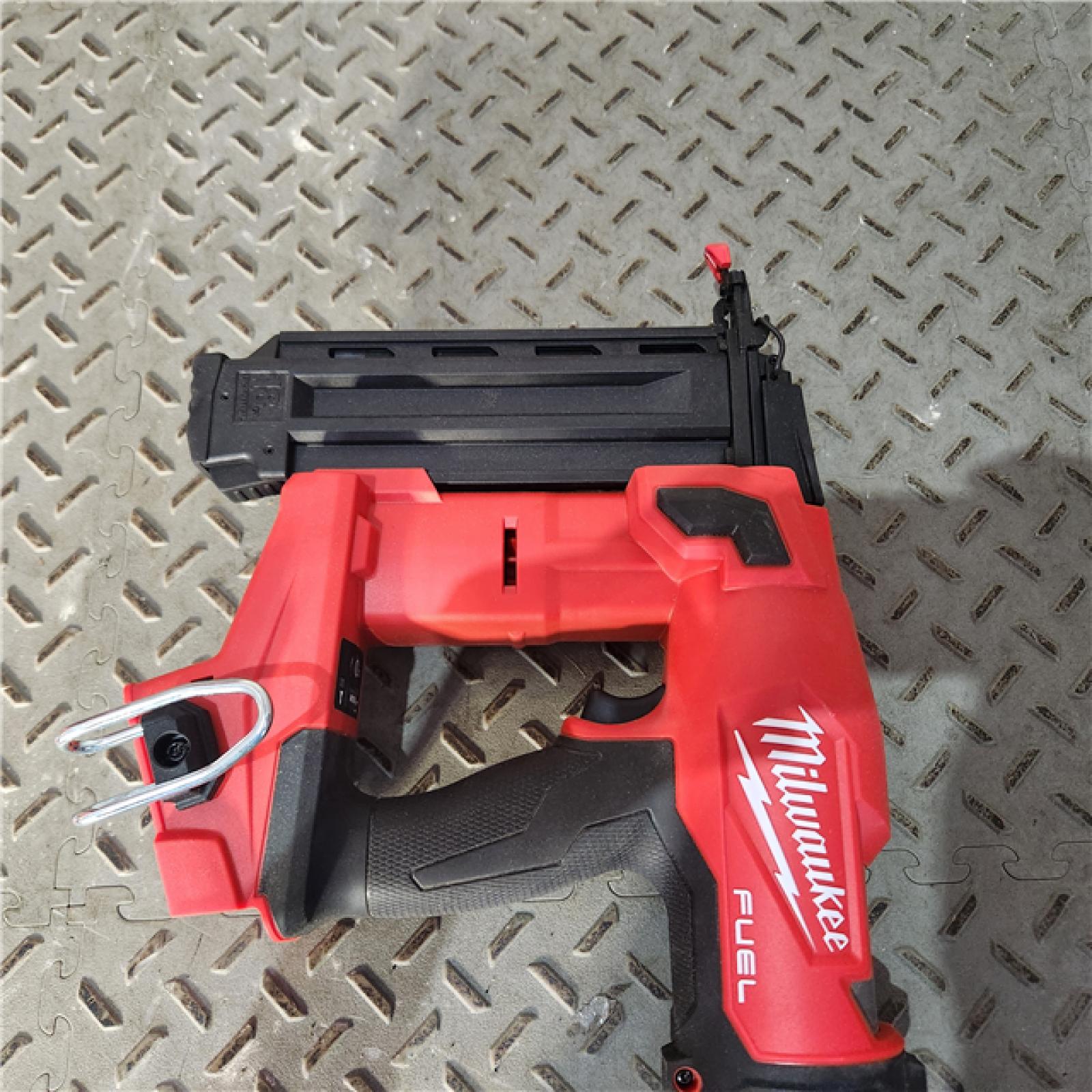 HOUSTON LOCATION AS-IS Milwaukee M18 Fuel 18V Brushless 18-Gauge Brad Nailer 2746-20 (Bare Tool)