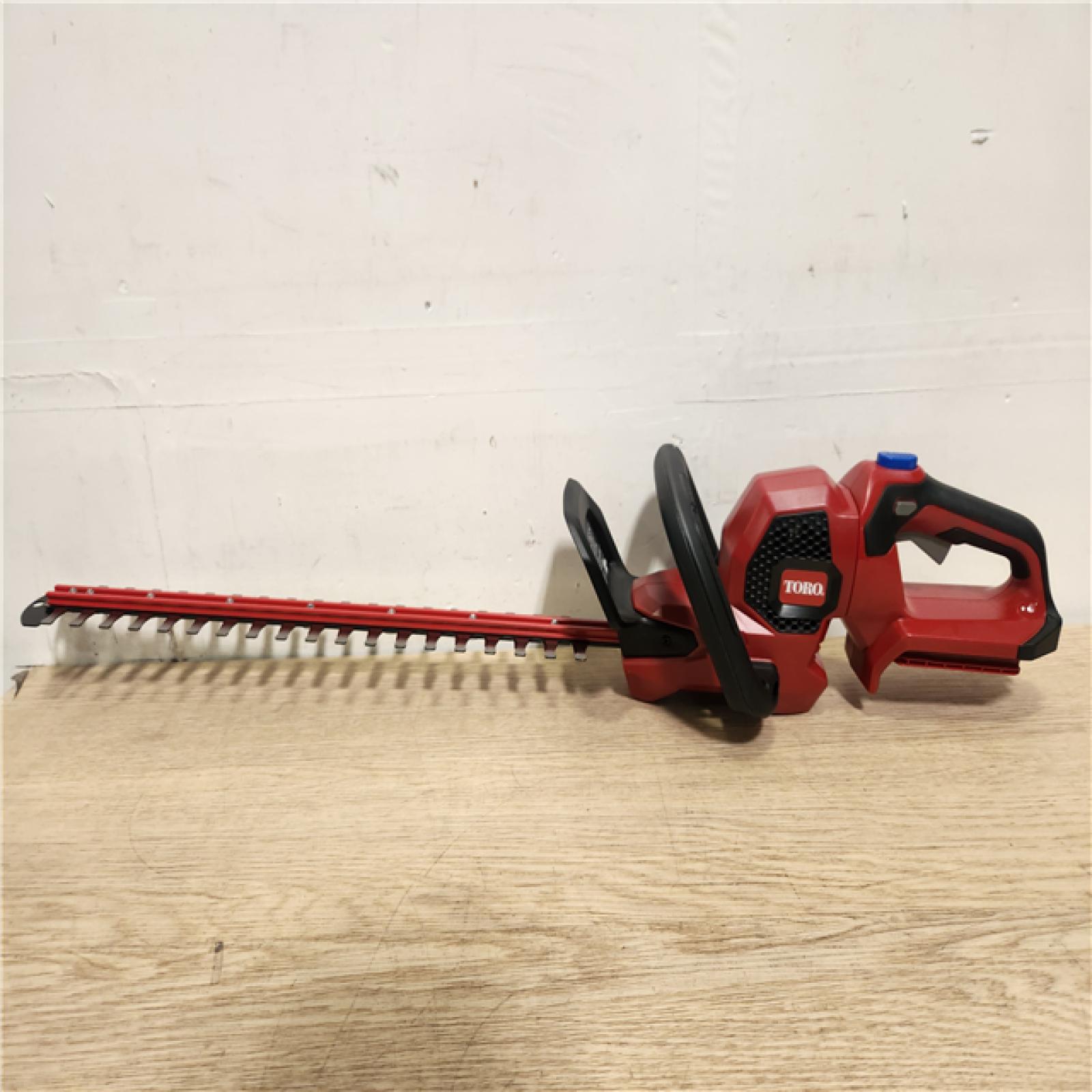 Phoenix Location NEW Toro 60V MAX* 24 in. (60.96 cm) Hedge Trimmer with 2.5Ah Battery