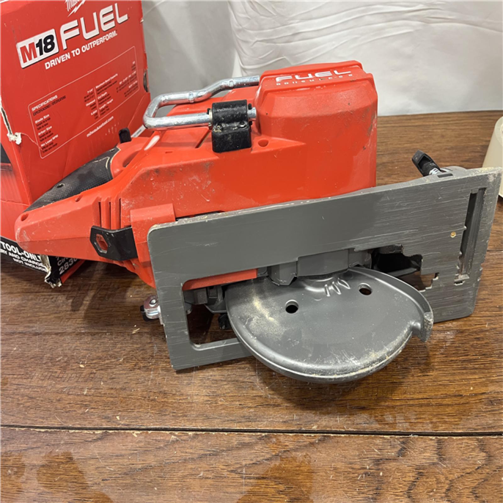 AS-ISMilwaukee 2830-20 Rear Handle Circular Saw M18 FUEL 7-1/4  Cordless Brushless Tool Only