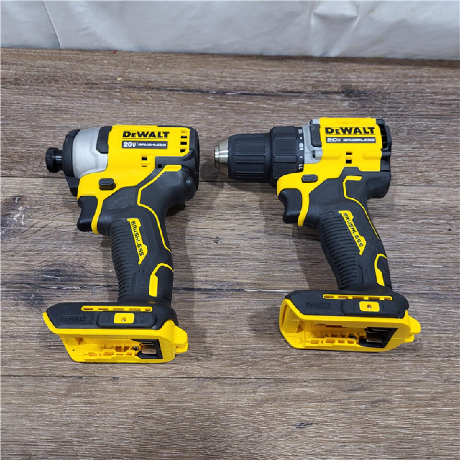 AS-IS DEWALT ATOMIC 20-Volt MAX Lithium-Ion Cordless Combo Kit (2-Tool) with (2) 2.0Ah Batteries, Charger and Bag