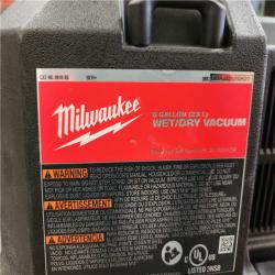 Phoenix Location Milwaukee M18 FUEL 6 Gal. Cordless Wet/Dry Shop Vacuum with Filter, Hose, and Accessories