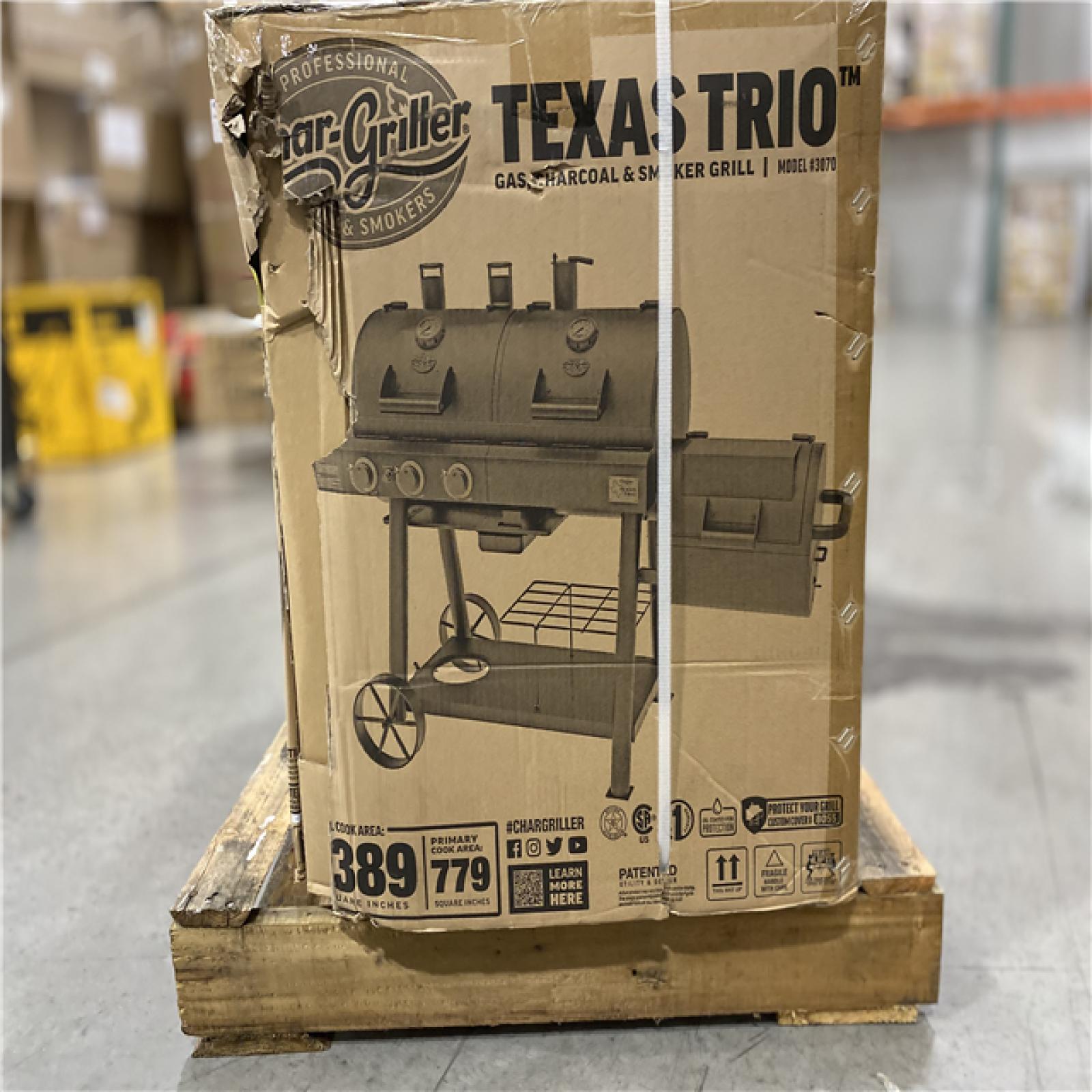 DALLAS LOCATION - Char-Griller Texas Trio 4-Burner Dual Fuel Grill with Smoker in Black