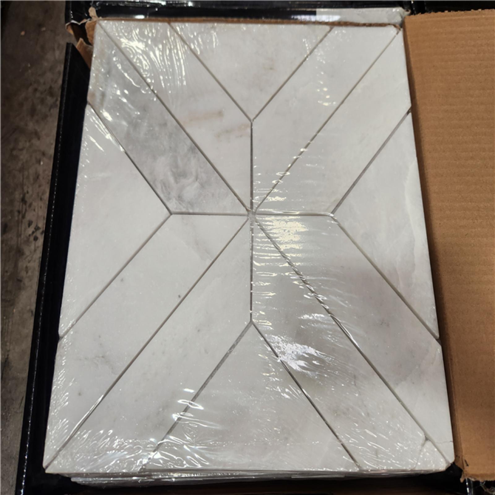 Phoenix Location Pallet of MSI Arabescato Venato 12x 12 Mesh Tile(80 Sheets)