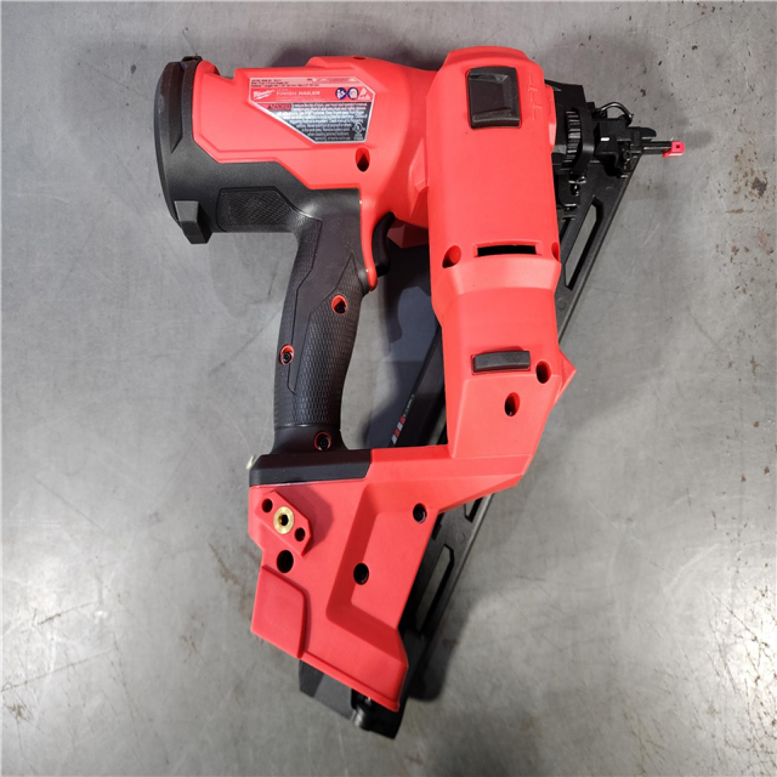 HOUSTON LOCATION - AS-IS (APPEARS LIKE NEW) Milwaukee 2839-20 M18 FUEL 15 Ga. 18 Volt Brushless Angled Finish Nailer (TOOL ONLY)