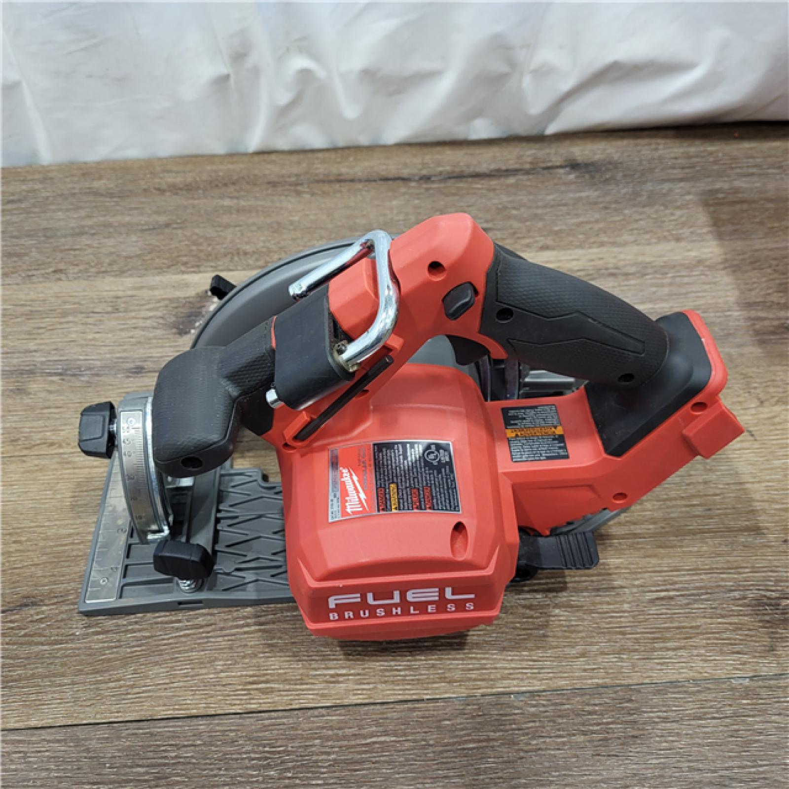 AS-IS M18 FUEL 18V Lithium-Ion Brushless Cordless 7-1/4 in. Circular Saw (Tool-Only)