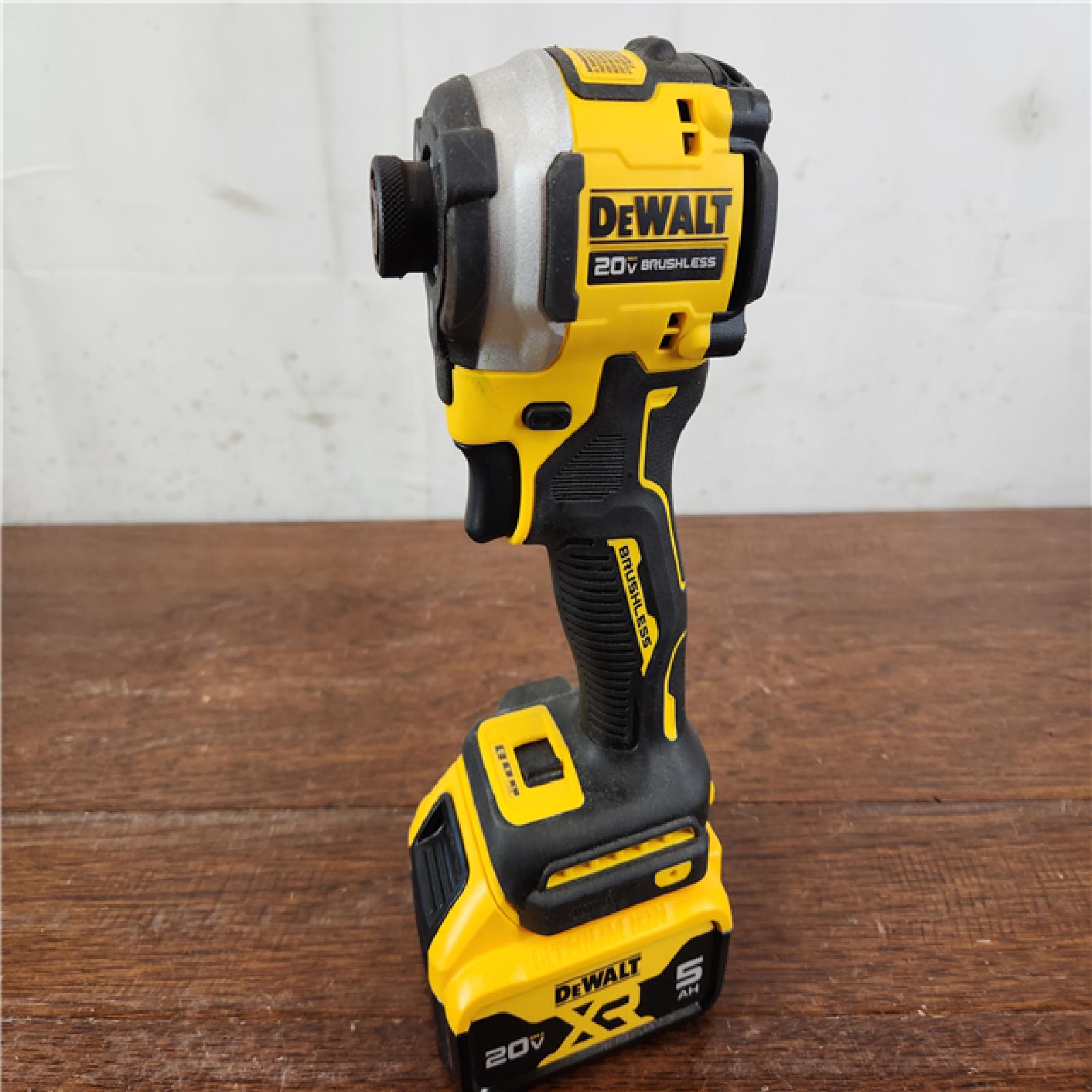 AS-IS DEWALT ATOMIC 20V MAX Brushless Cordless 3-Speed 1/4 Impact Driver Kit