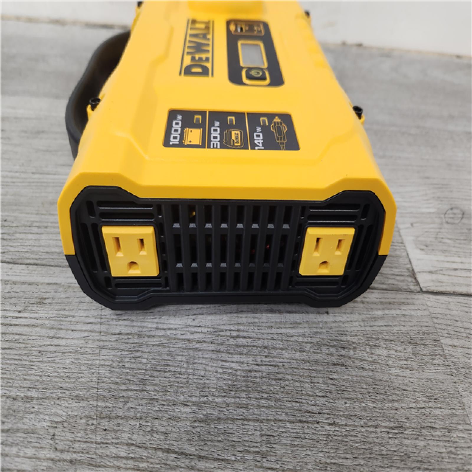 Phoenix Location DEWALT 3-Way 1000-Watt Power Inverter Compatible with 20-Volt XR 5 AH Lithium-Ion Battery (Not Included)