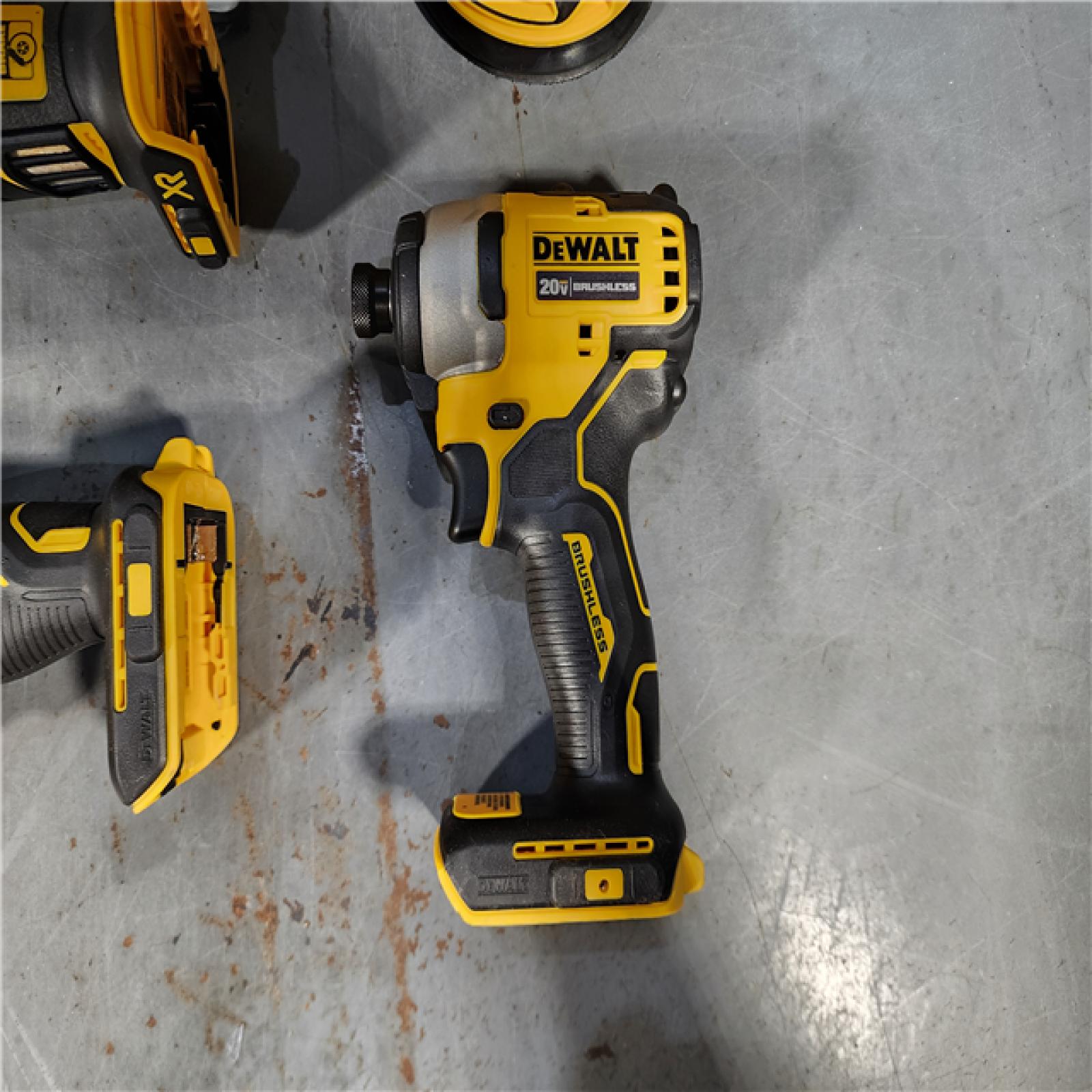 HOUSTON LOCATION - AS-IS Dewalt 20-Volt MAX ToughSystem Lithium-Ion 5-Tool Cordless Combo Kit