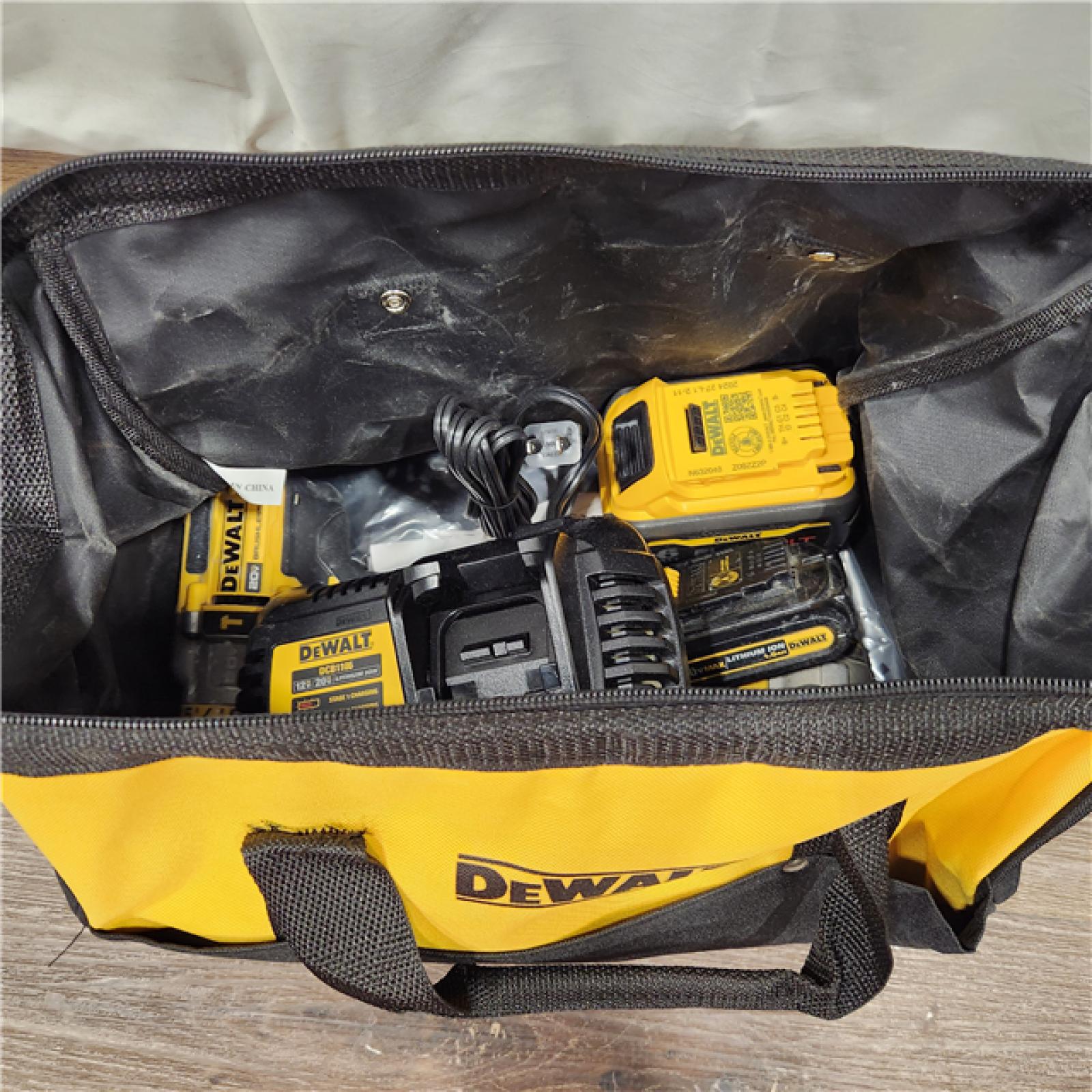 AS-IS DEWALT 20V MAX Cordless Brushless Hammer Drill/Driver 2 Tool Combo Kit with FLEXVOLT ADVANTAGE