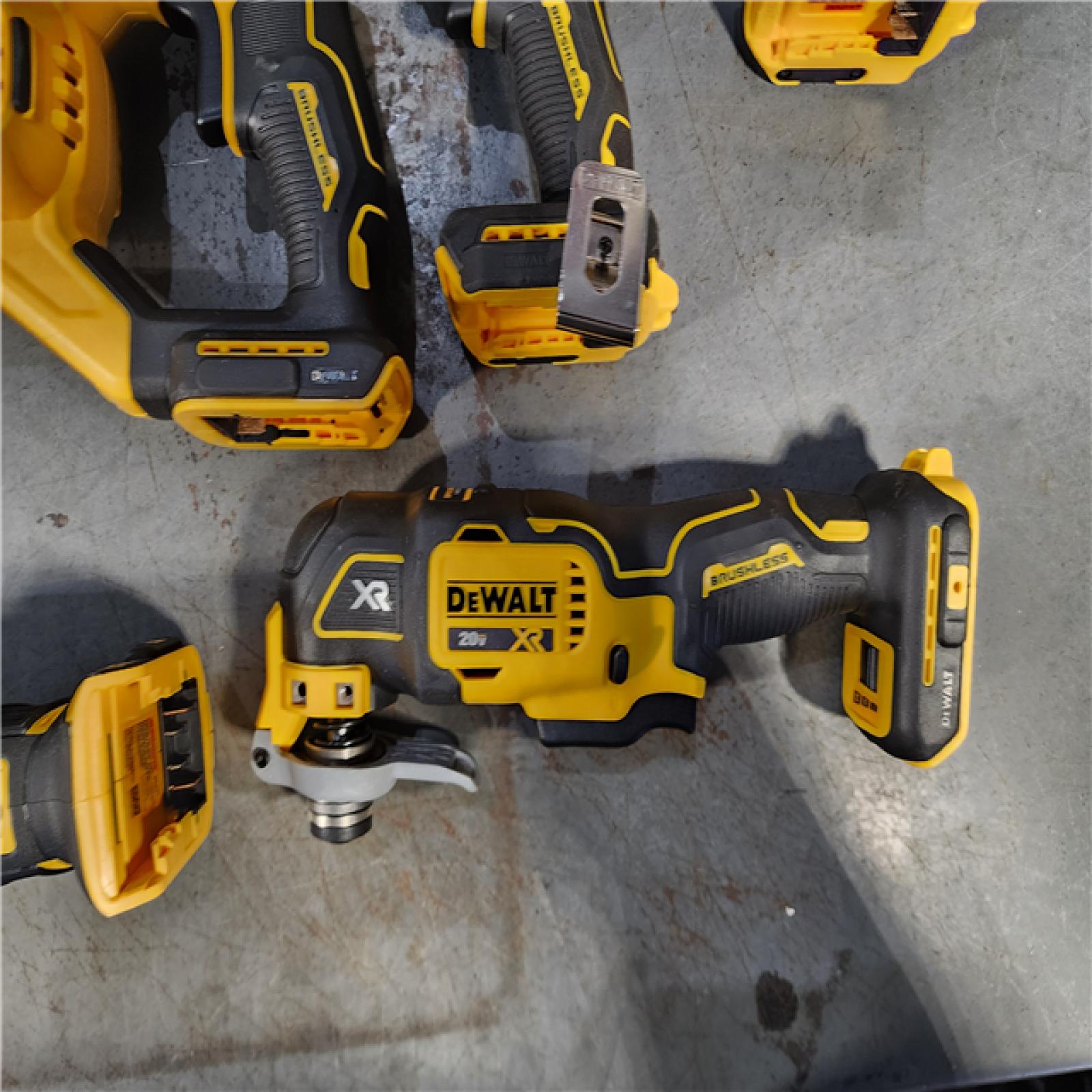 HOUSTON LOCATION - AS-IS DEWALT 20V 6-TOOL COMBO KIT