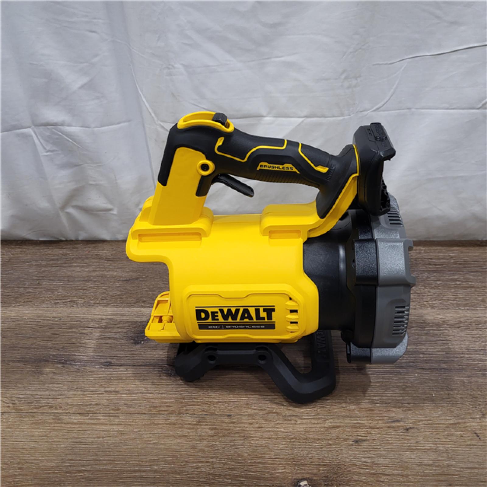 AS-IS DeWalt Brushless Cordless Battery Powered Handheld Leaf Blower KIT