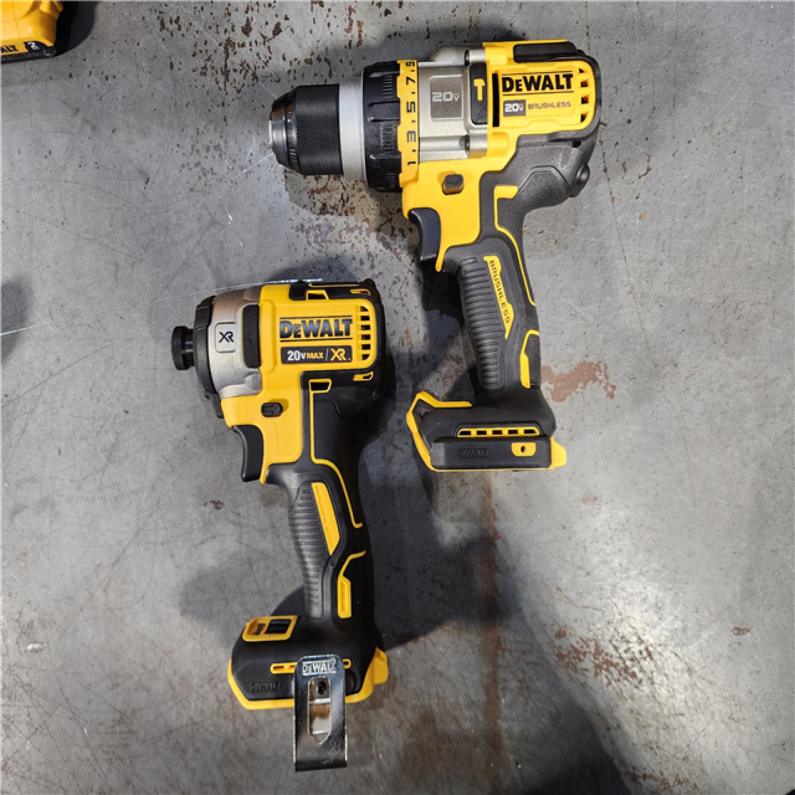 HOUSTON LOCATION - AS-IS DEWALT 20V MAX Cordless Brushless Hammer Drill/Driver 2 Tool Combo Kit with FLEXVOLT ADVANTAGE