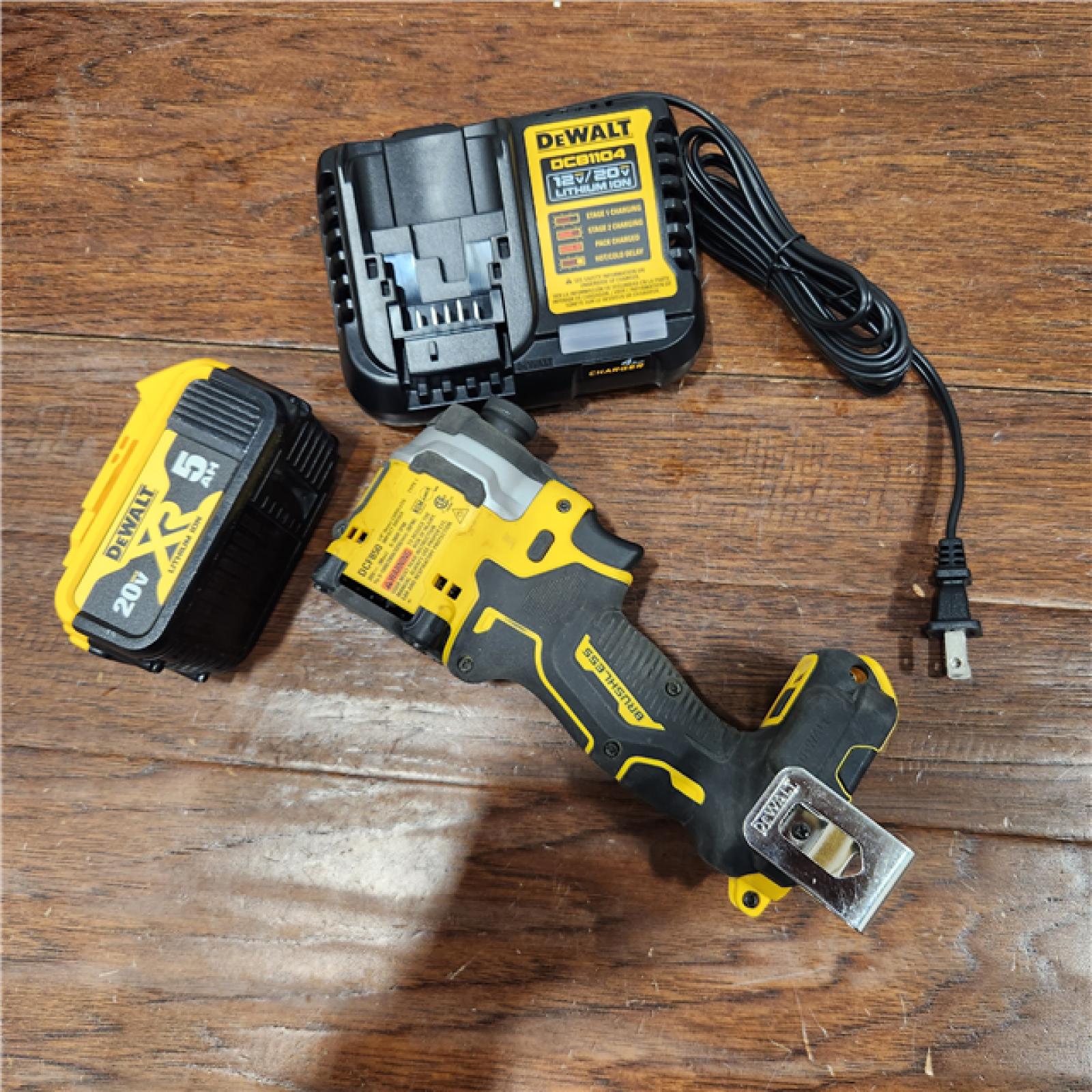 AS-IS ATOMIC 20V MAX Lithium-Ion Cordless 1/4 in. Brushless Impact Driver Kit, 5 Ah Battery, Charger, and Bag