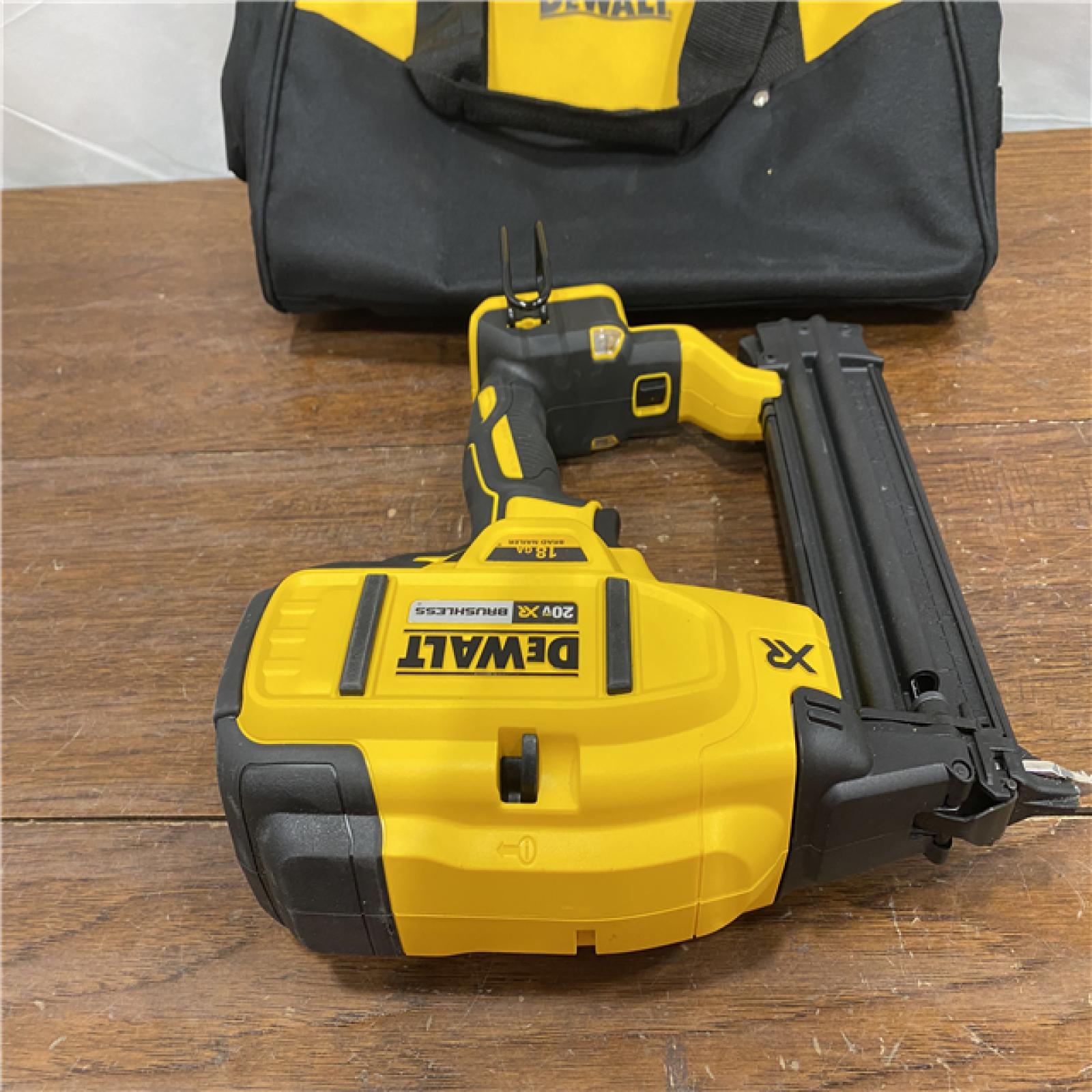 AS-ISDEWALT 20V MAX XR 18 Gauge Brad Nailer Kit