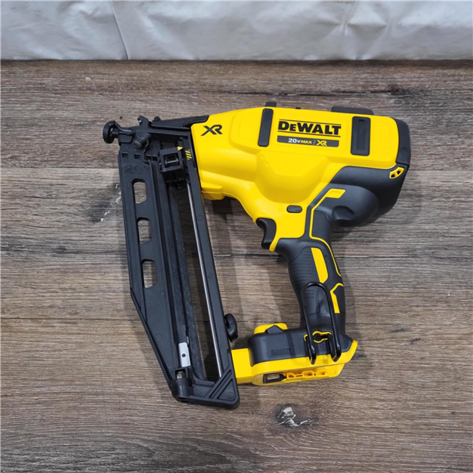 NEW! DeWalt DCN660D1 20V 16 Gauge Cordless Angled Finish Nailer Kit W/ 2Ah Battery