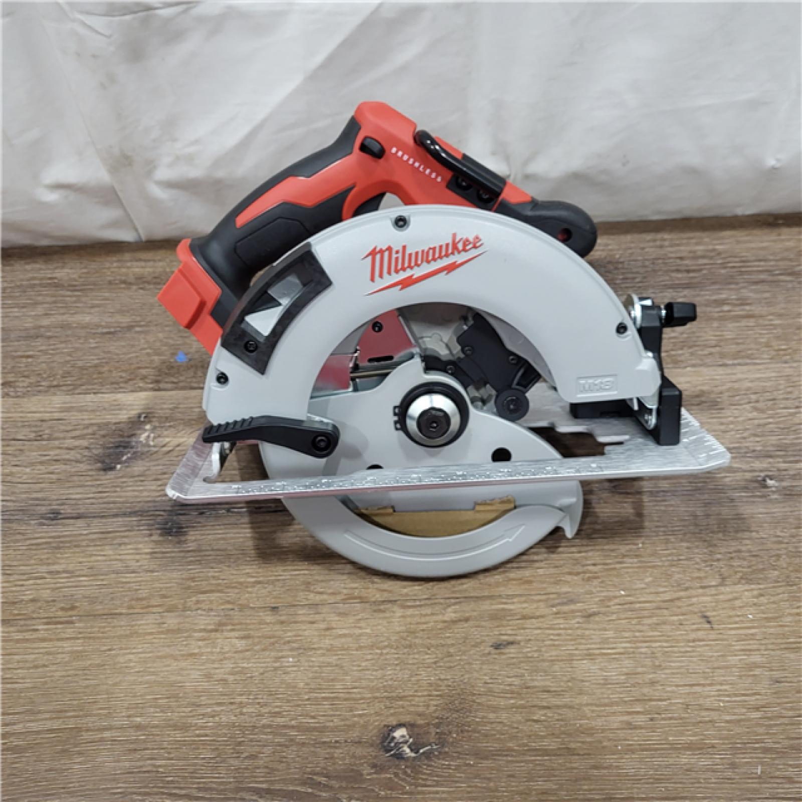 AS-IS Milwaukee M18 7-1/4  18V Brushless Circular Saw 2631-20 (Bare Tool)