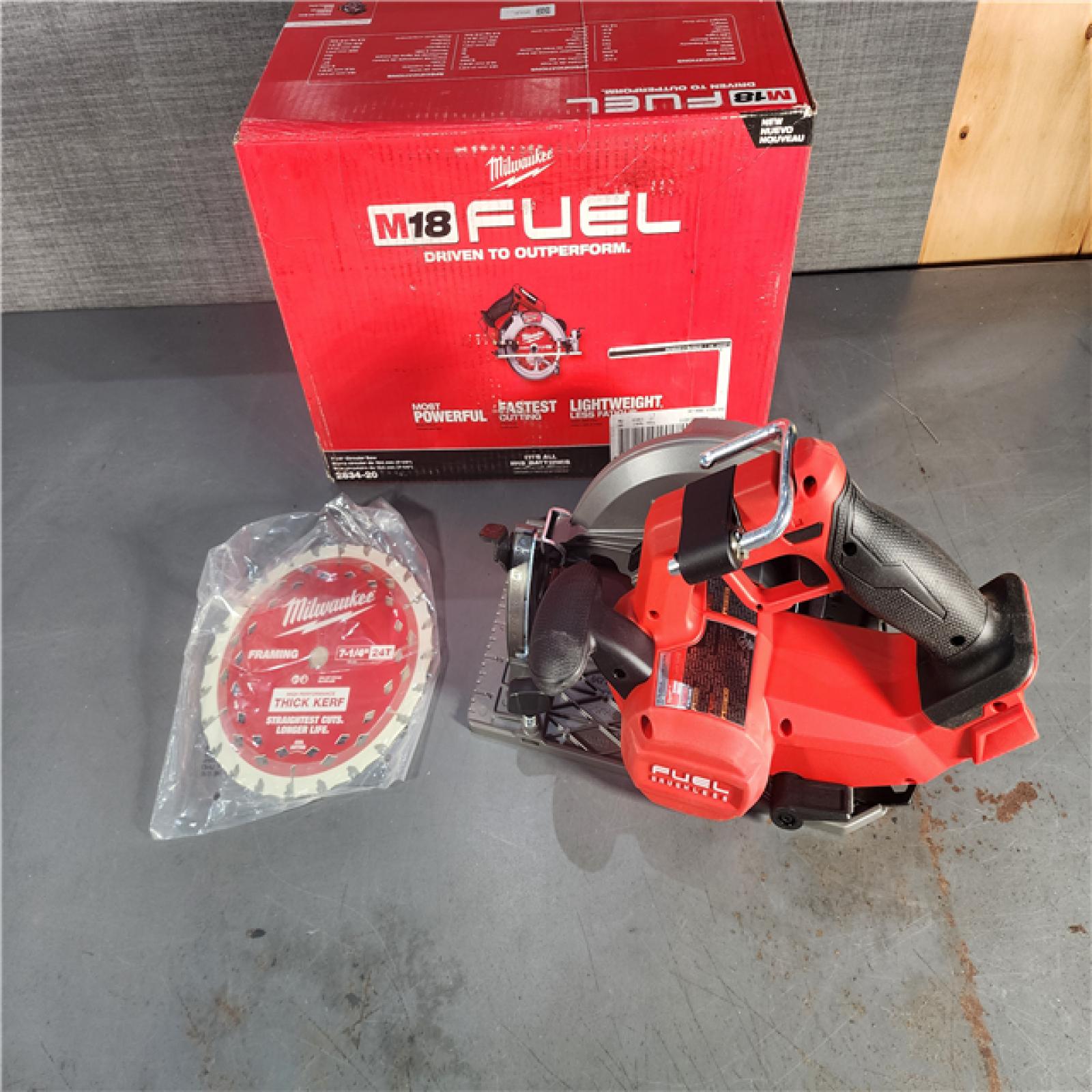 HOUSTON LOCATION - AS-IS Milwaukee M18 FUEL 18V Lithium-Ion Brushless Cordless 7-1/4 in. Circular Saw (Tool-Only)