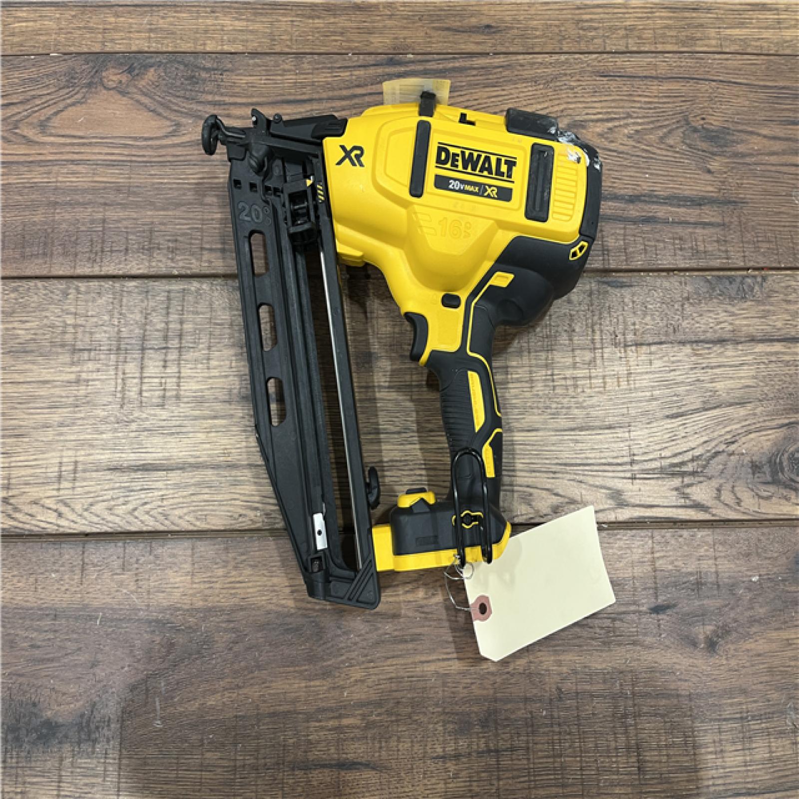 AS-IS DeWalt DCN660D1 20V 16 Gauge Cordless Angled Finish Nailer Kit W/ 2Ah Battery ( TOOL ONLY )