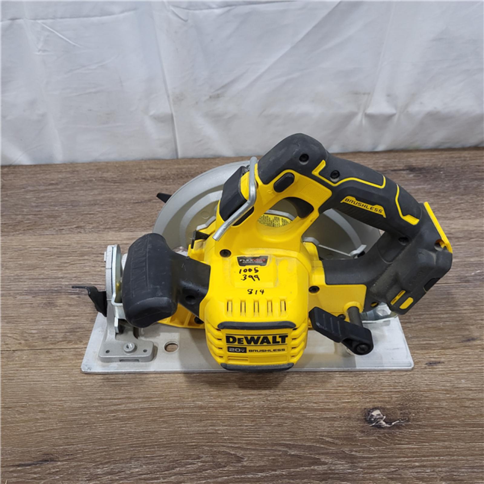 AS-IS 20V MAX Cordless Brushless 7-1/4 in. Sidewinder Style Circular Saw with FLEXVOLT ADVANTAGE (Tool Only)