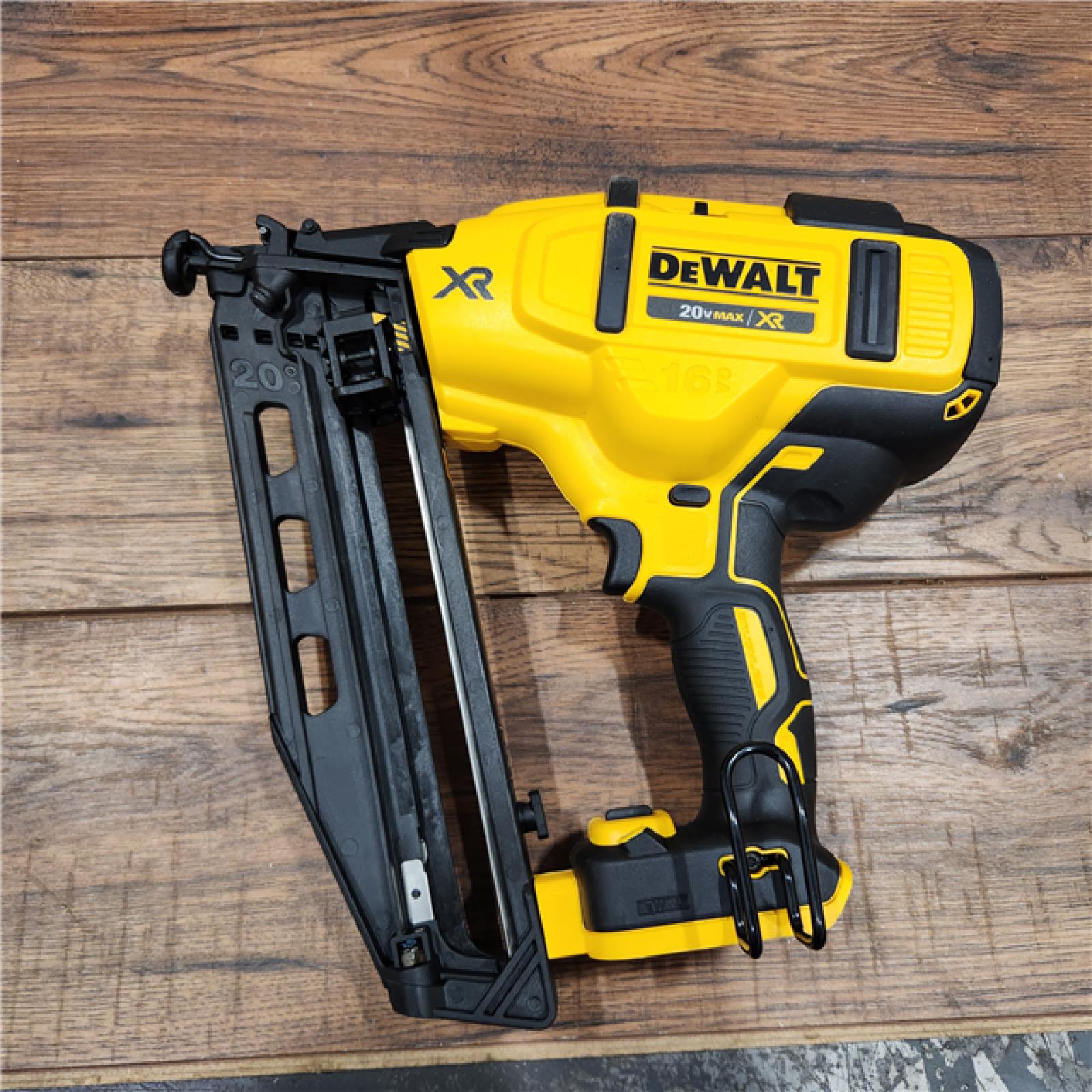 AS-IS DeWalt DCN660D1 20V 16 Gauge Cordless Angled Finish Nailer Kit W/ 2Ah Battery