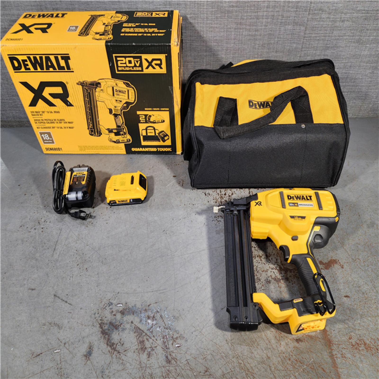 HOUSTON LOCATION - AS-IS DEWALT 20V MAX XR 18 Gauge Brad Nailer Kit