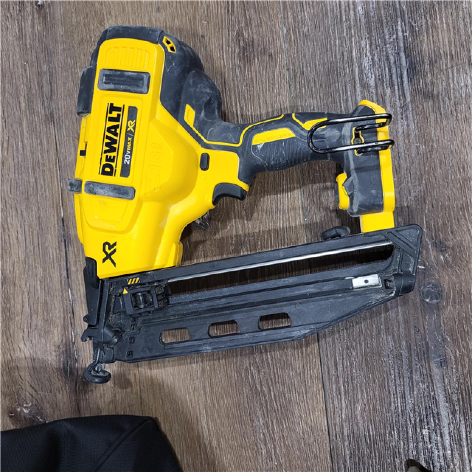 AS-IS DeWalt DCN660D1 20V 16 Gauge Cordless Angled Finish Nailer Kit W/ 2Ah Battery