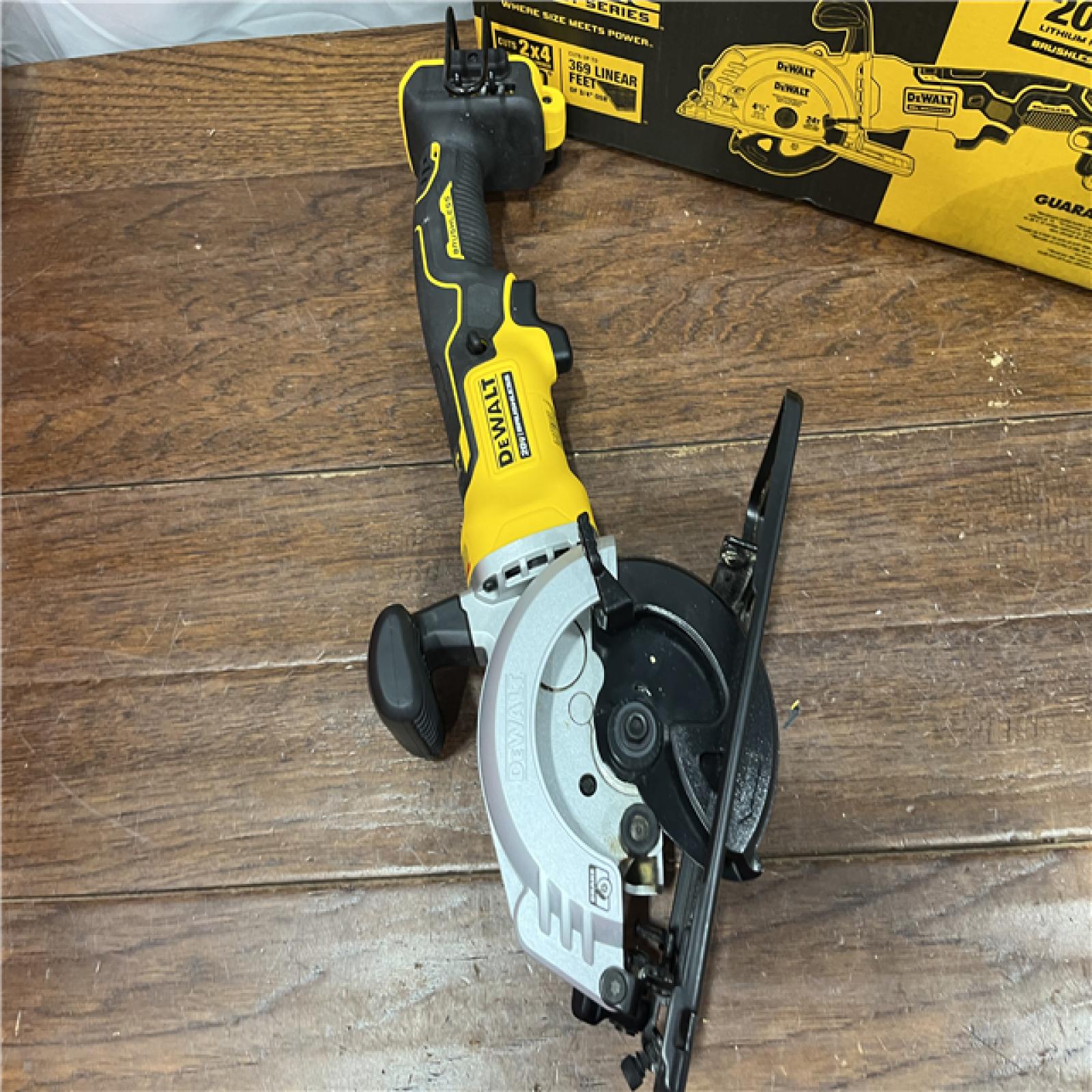 AS-ISDEWALT ATOMIC 20V MAX Cordless Brushless 4-1/2 in. Circular Saw (Tool Only)