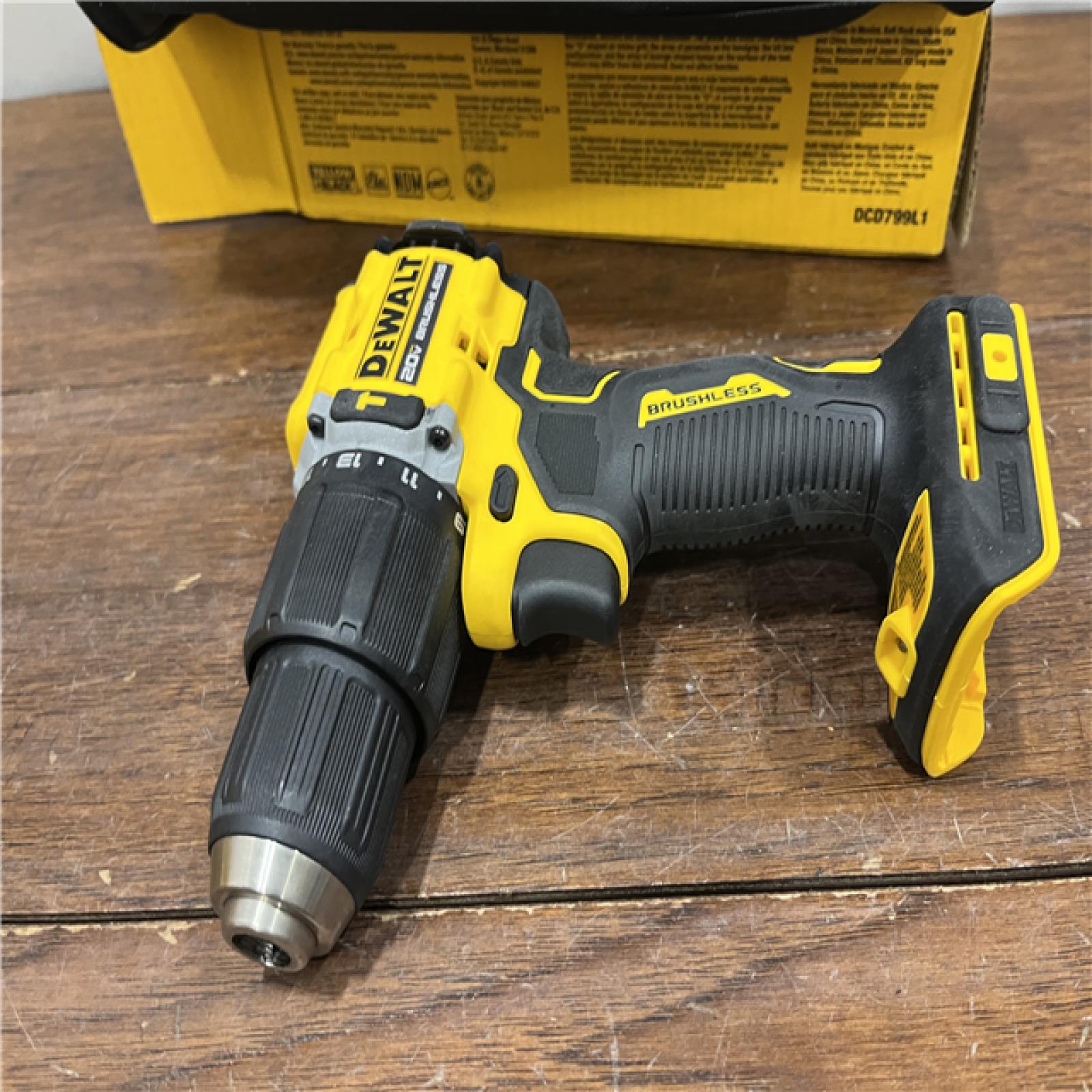 AS-ISDEWALT ATOMIC 20-Volt Lithium-Ion Cordless 1/2 in. Compact Hammer Drill with 3.0Ah Battery, Charger and Bag