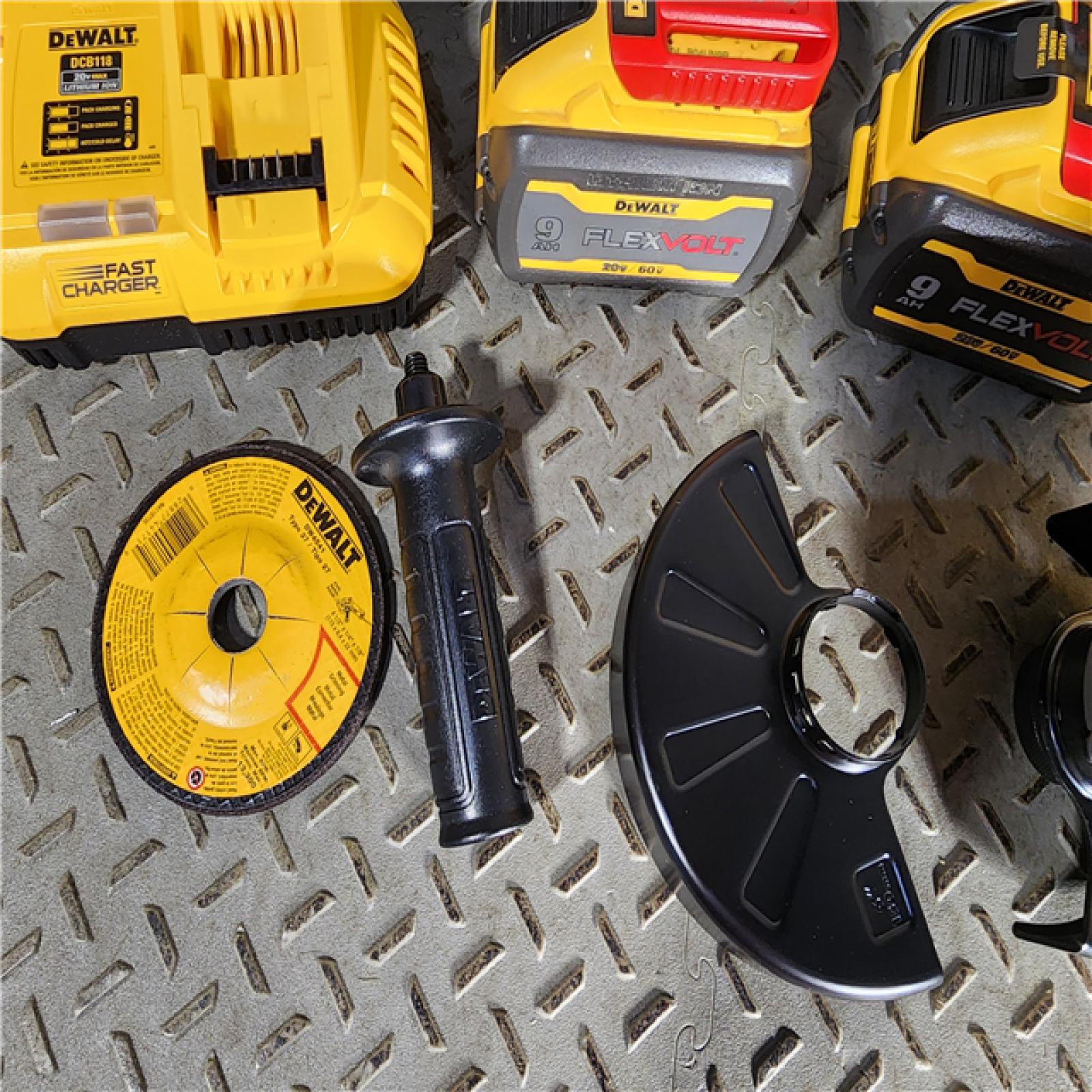 HOUSTON LOCATION - AS-IS (APPEARS LIKE NEW) DeWalt Flexvolt 60V Max Cordless Grinder  4.5 in; 6 in  Kit  1 KT (115-DCG418X2)