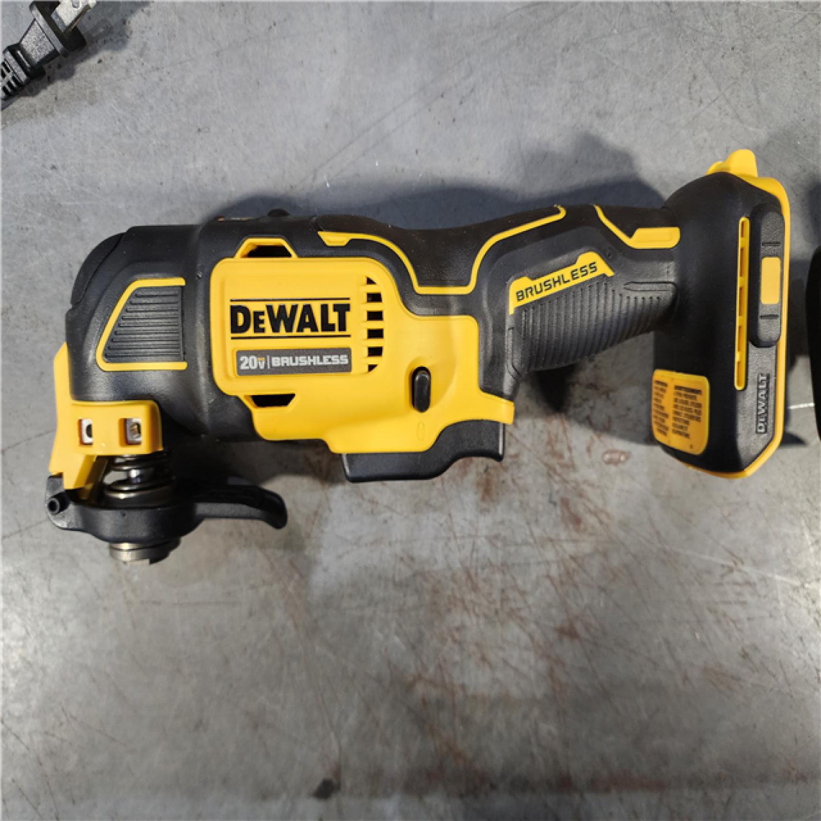 HOUSTON LOCATION - AS-IS (APPEARS LIKE NEW) DEWALT 3 TOOL COMBO KIT W/ (2) BATTERY & CHARGER