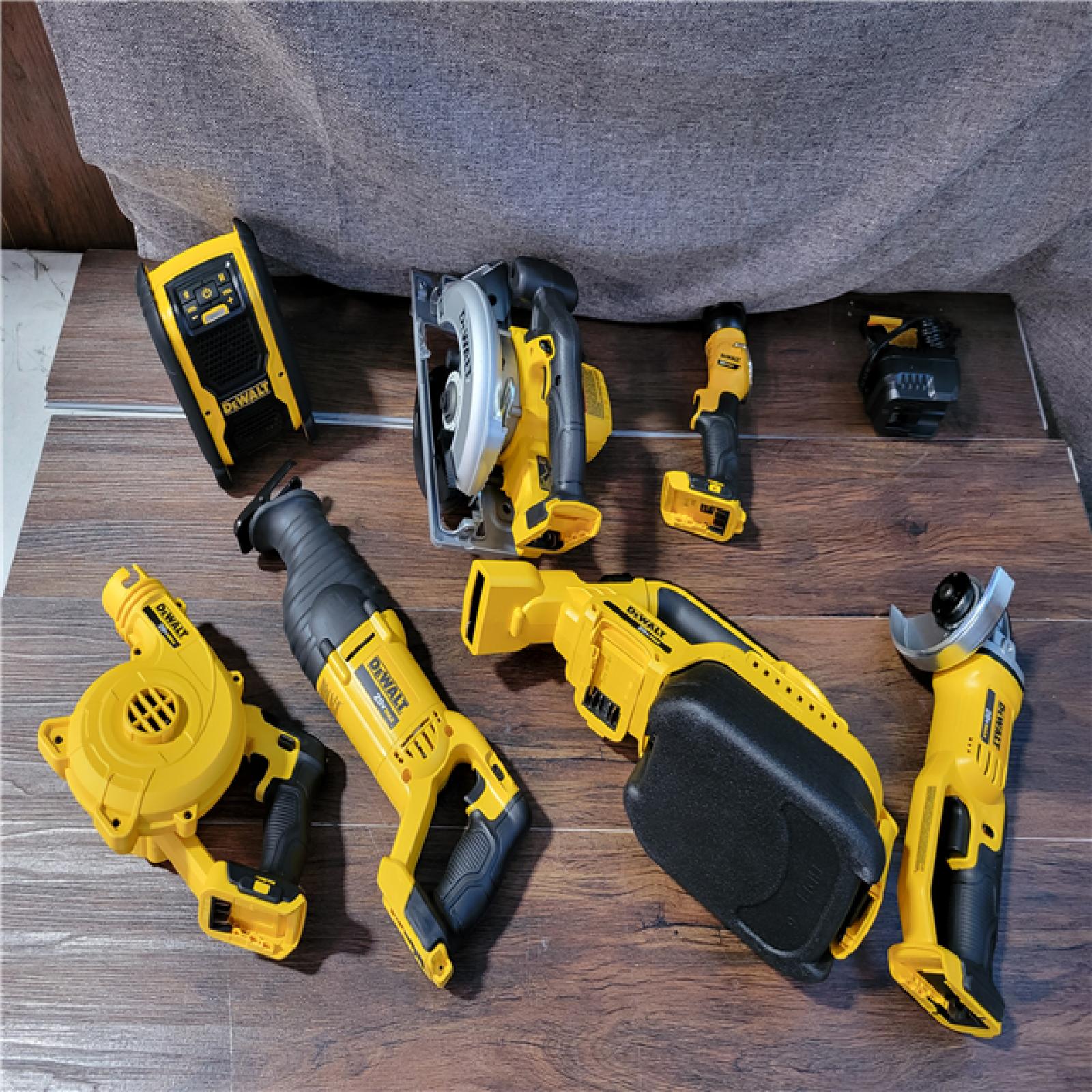 CALIFORNIA AS-IS DEWALT TOOL COMPACT KIT (MISSING BATTERIES AND 3 TOOL) (BAGS INCLUDED(