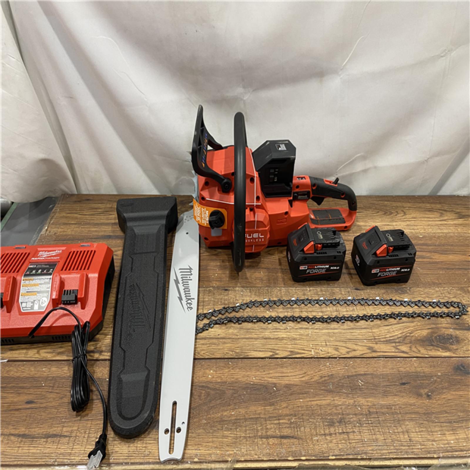 AS IS Milwaukee M18 FUEL Cordless 20 in. Chainsaw Kit