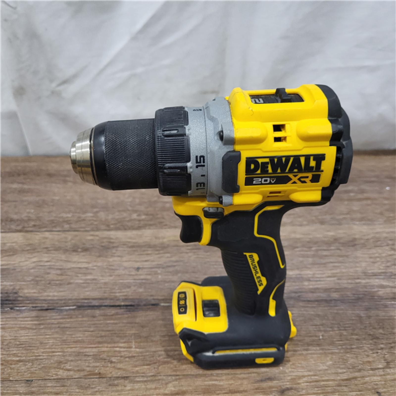 AS-IS DEWALT 20V MAX XR Brushless Cordless 1/2 Drill/Driver Kit