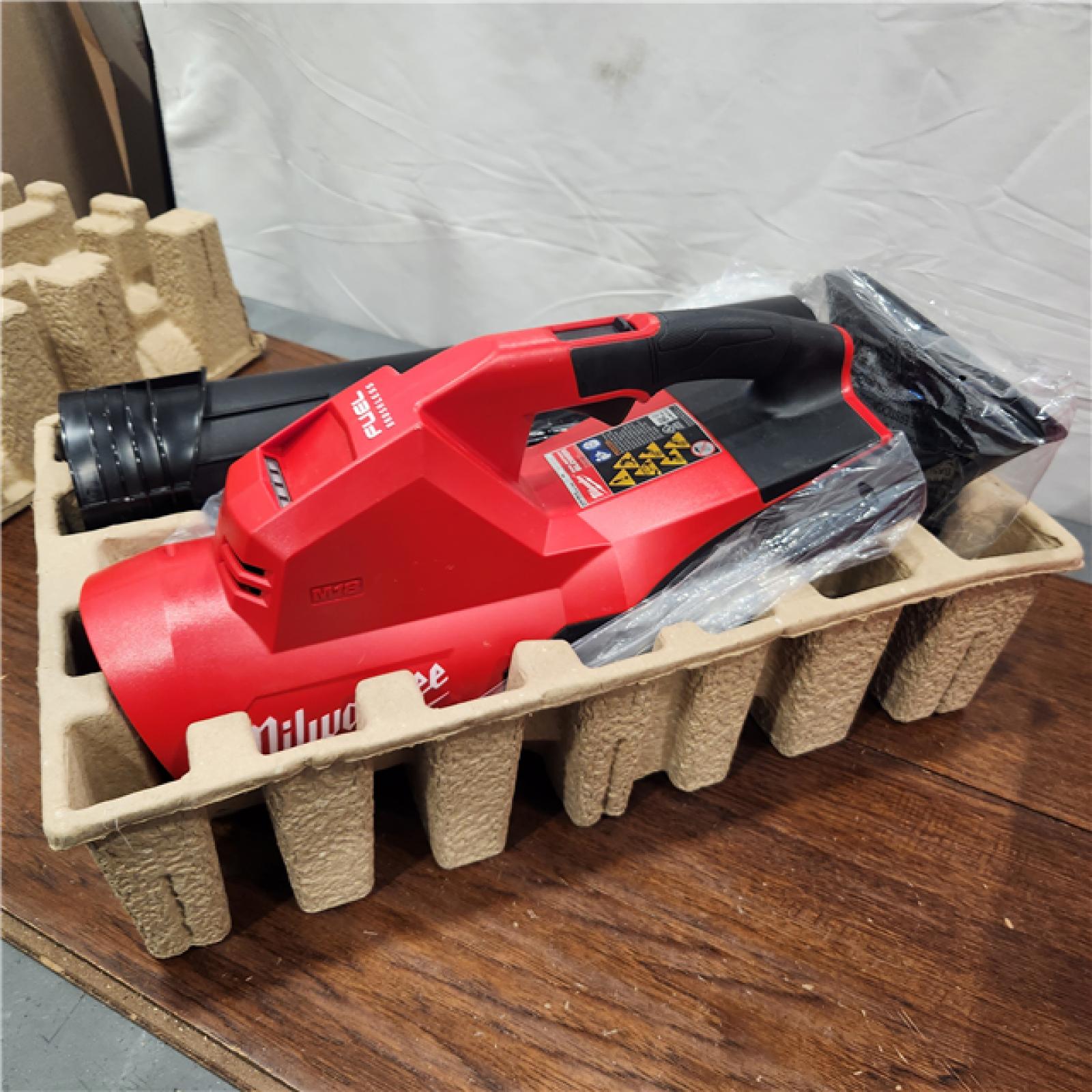 AS-IS Milwaukee M18 FUEL Dual Battery 145 Mph 600 CFM 18 V Battery Handheld Blower Tool Only