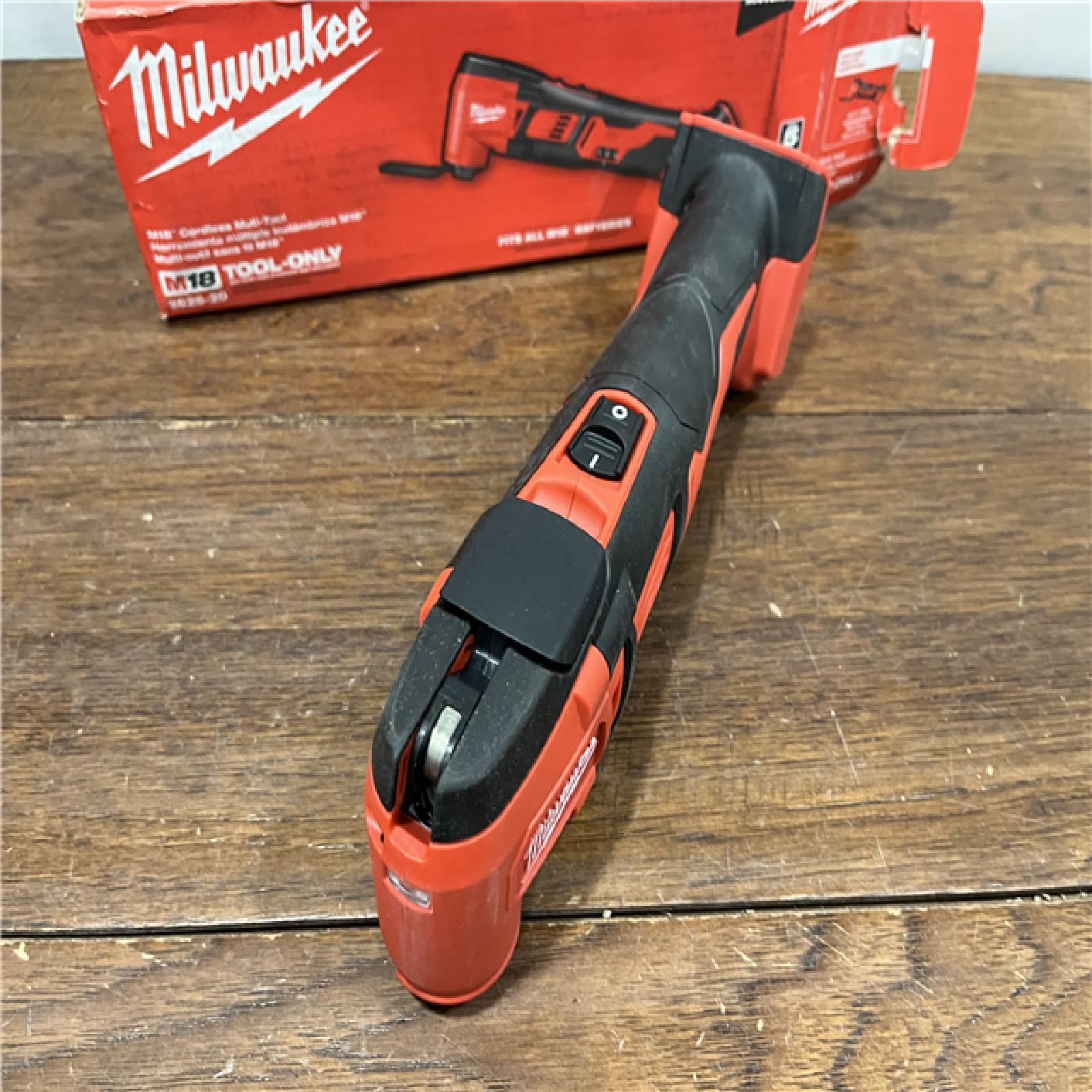 AS-ISMilwaukee 2626-20 M18 Lithium-Ion Cordless Multi-Tool (Tool Only)