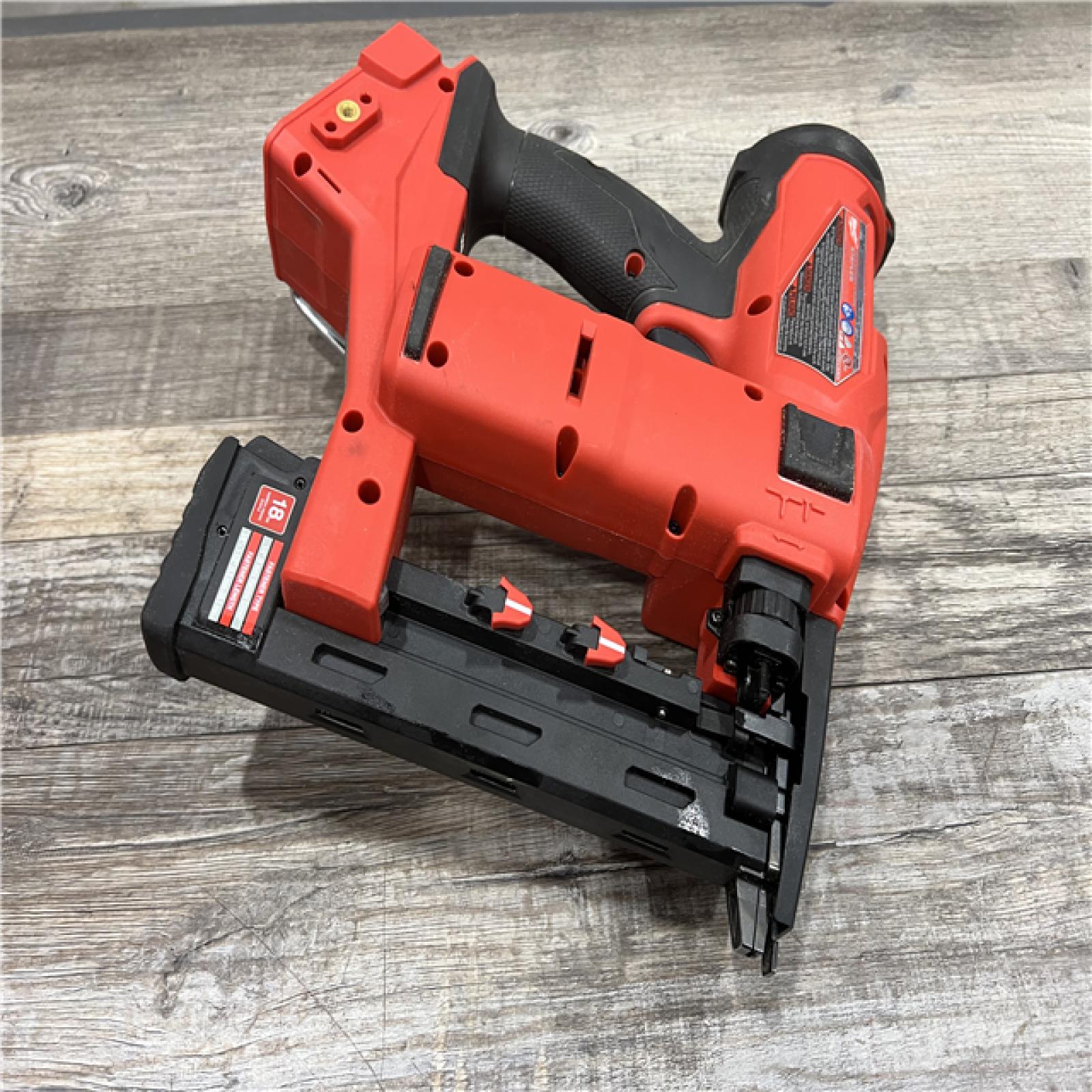 AS-IS MILWAUKEE  M18 FUEL 18-Volt Lithium-Ion Brushless Cordless 18-Gauge 1/4 in. Narrow Crown Stapler (Tool-Only)