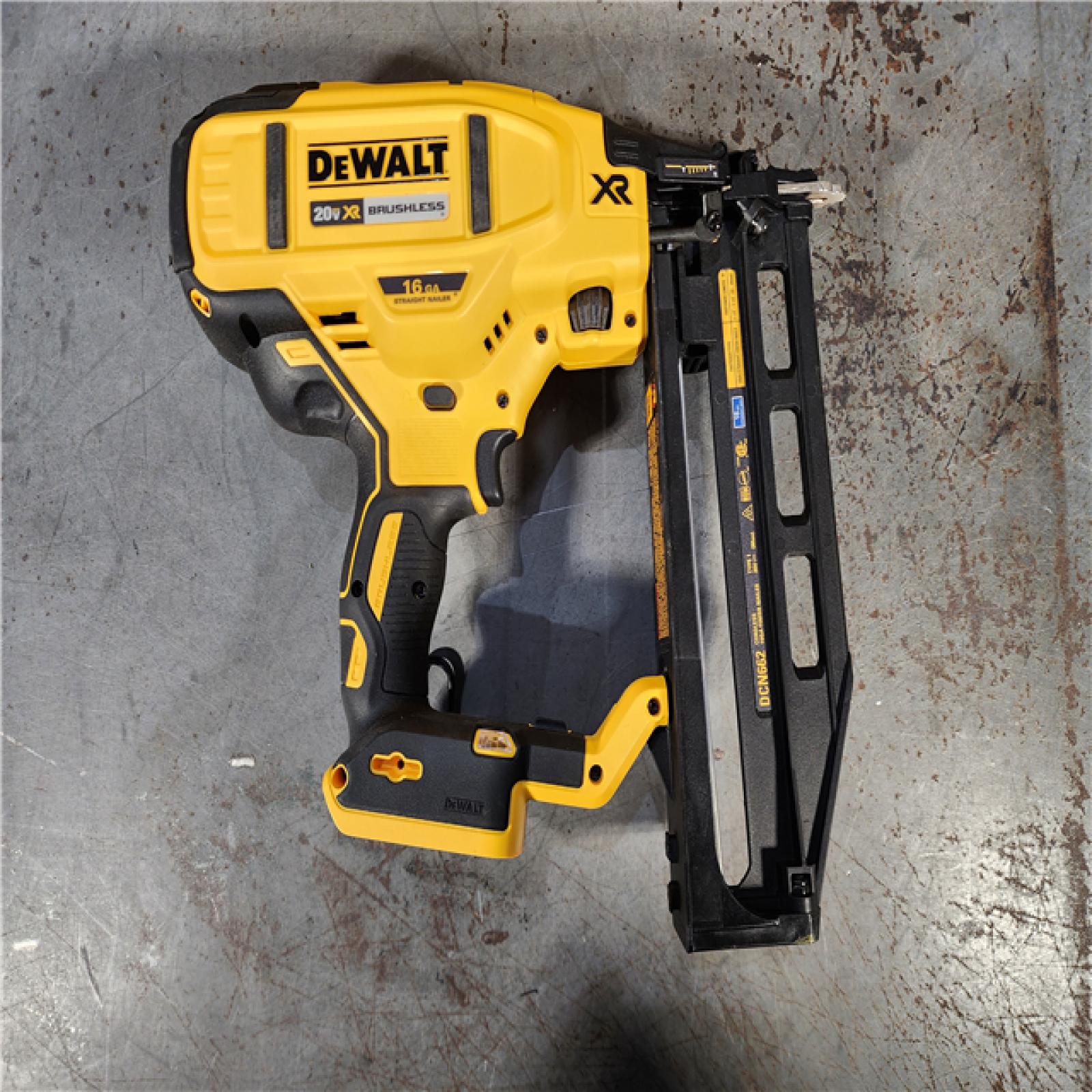 HOUSTON LOCATION - AS-IS DEWALT 20V MAX XR 16-Gauge Lithium-Ion Cordless Finish Nailer (Tool Only)