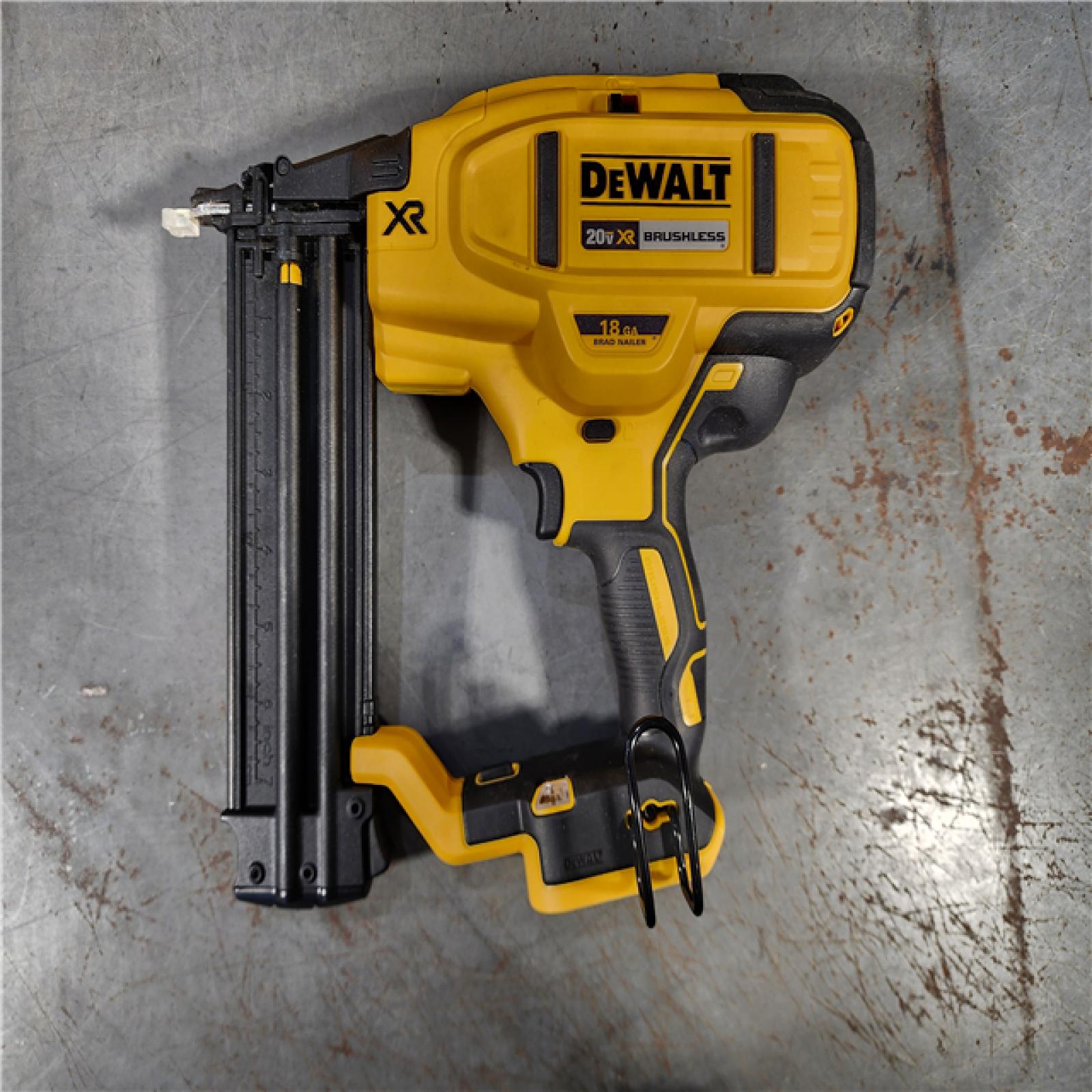 HOUSTON LOCATION - AS-IS DEWALT 20V MAX XR 18 Gauge Brad Nailer Kit