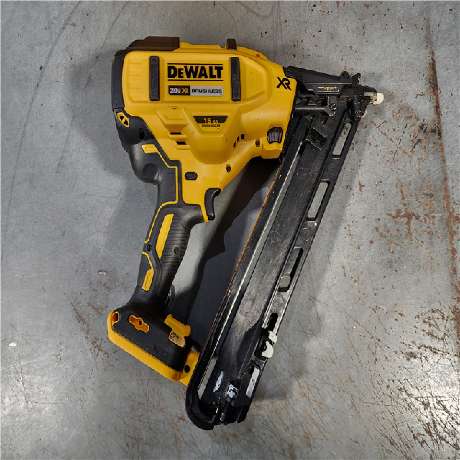 HOUSTON LOCATION - AS-IS DEWALT Cordless 20V MAX XR Angled Finish Nailer (Tool Only)