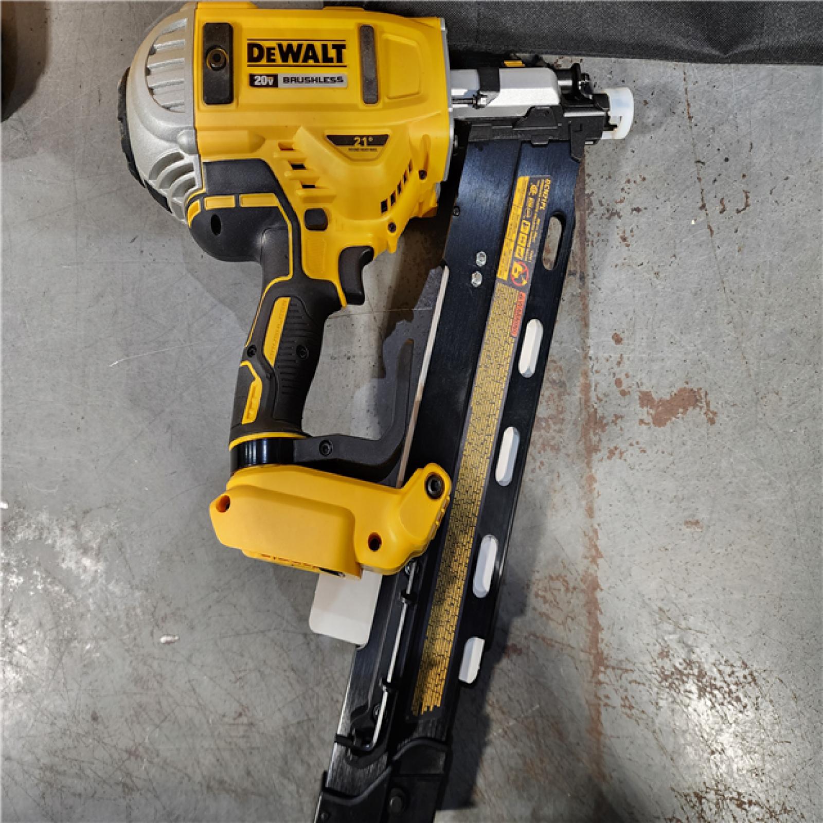 HOUSTON LOCATION - AS-IS (APPEARS LIKE NEW) DeWalt 20V MAX Collated Cordless Framing Nailer Tool Kit with Rafter Hook