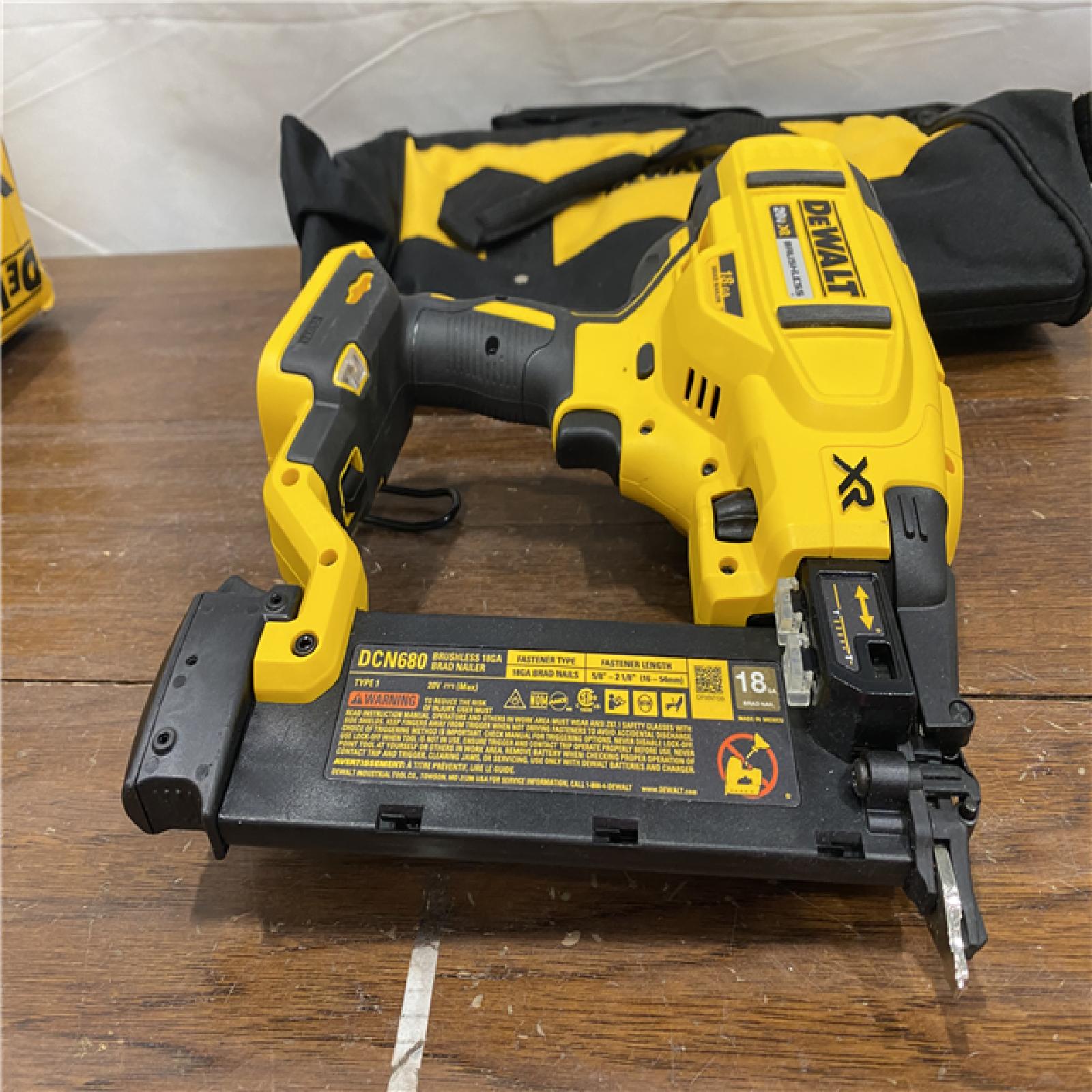 AS-ISDEWALT 20V MAX XR 18 Gauge Brad Nailer Kit