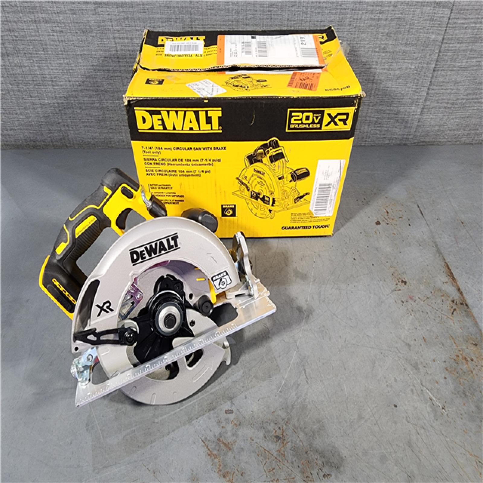 HOUSTON LOCATION - AS-IS DEWALT  20V MAX XR Cordless Brushless Circular Saw (Tool Only)