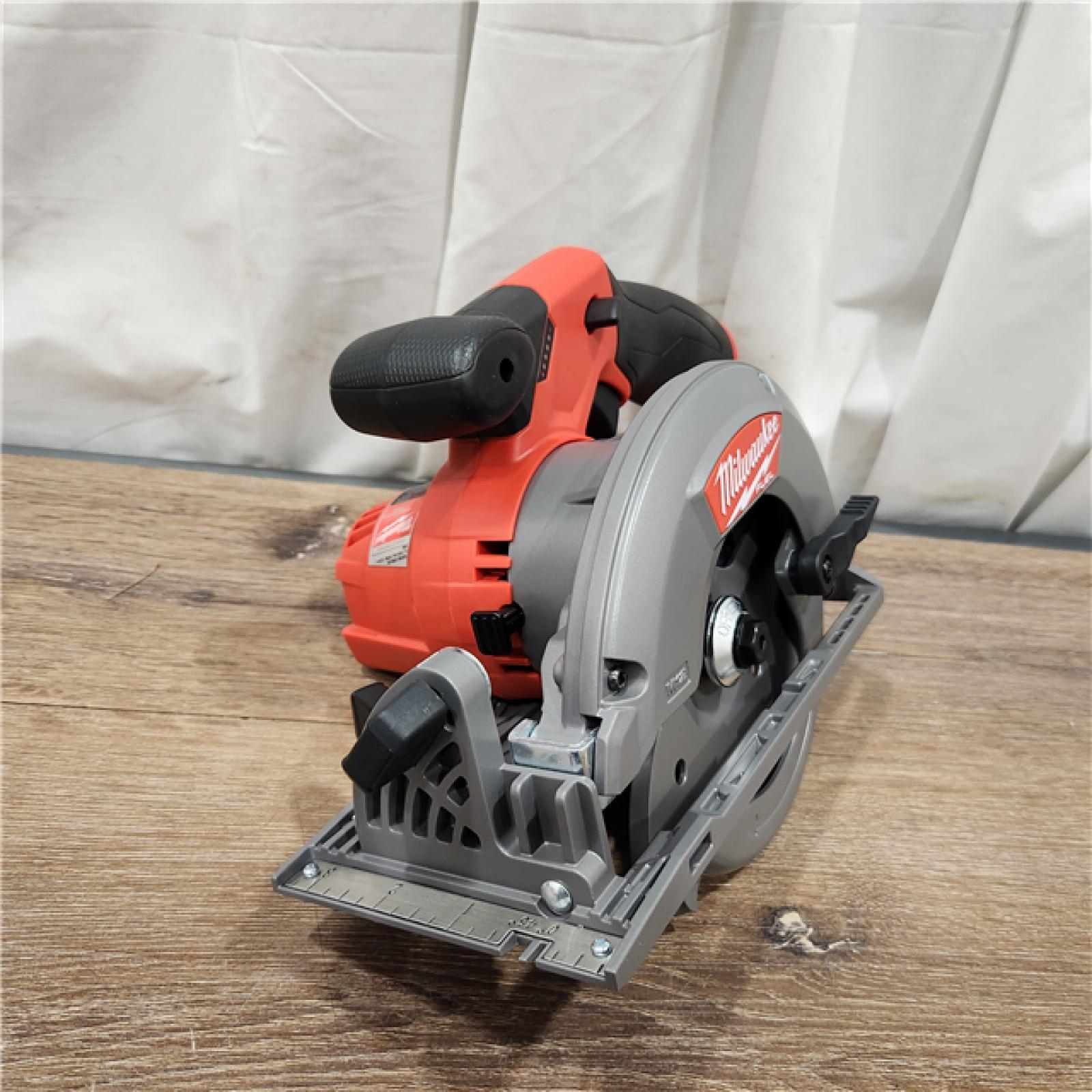 AS-IS Milwaukee 2530-20 - M12 Fuel 5-1/2  12V Cordless Brushless Circular Saw Bare Tool