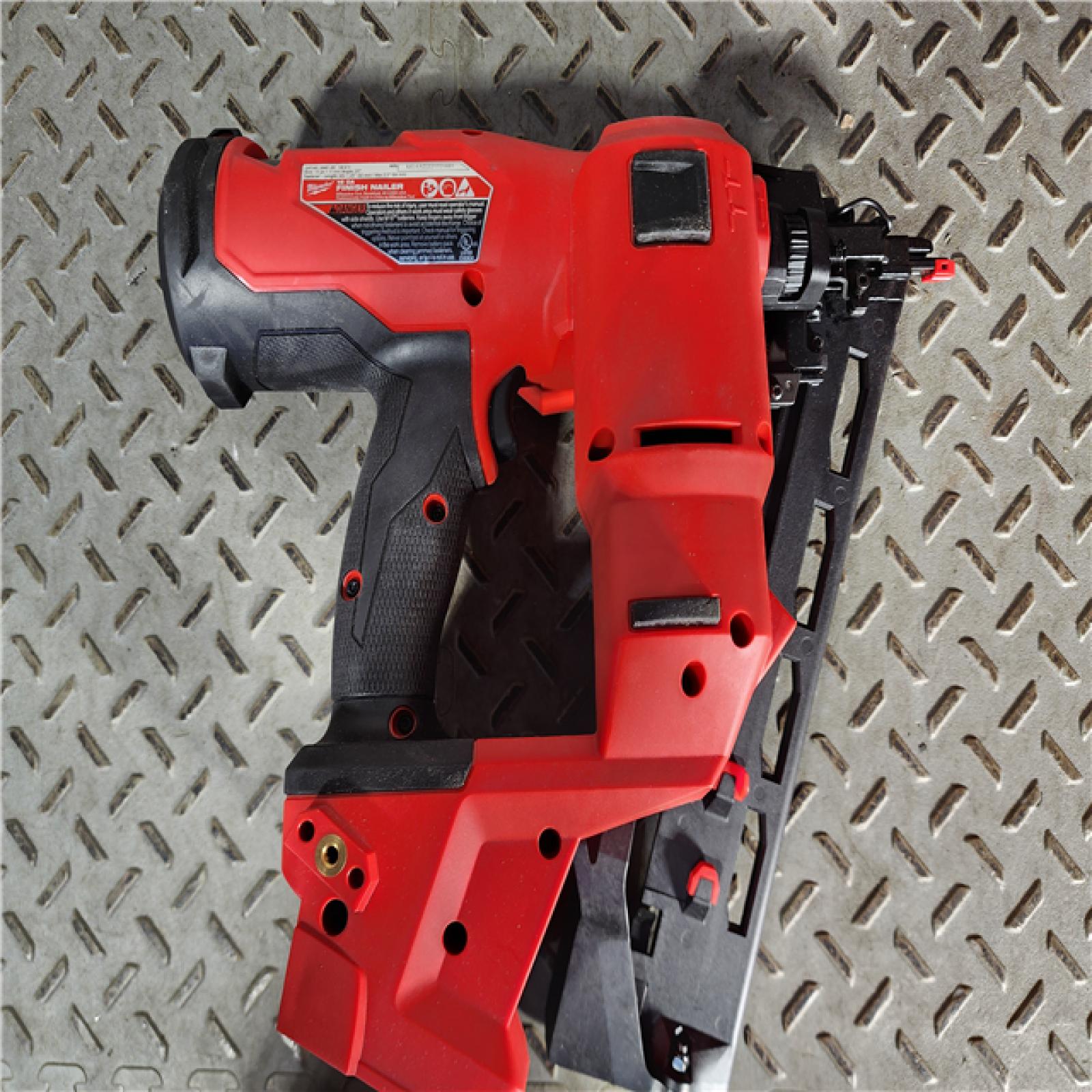 HOUSTON LOCATION - AS-IS Milwaukee 2841-20 18V Cordless Gen II 16 Gauge Angled Finish Nailer (Tool Only)