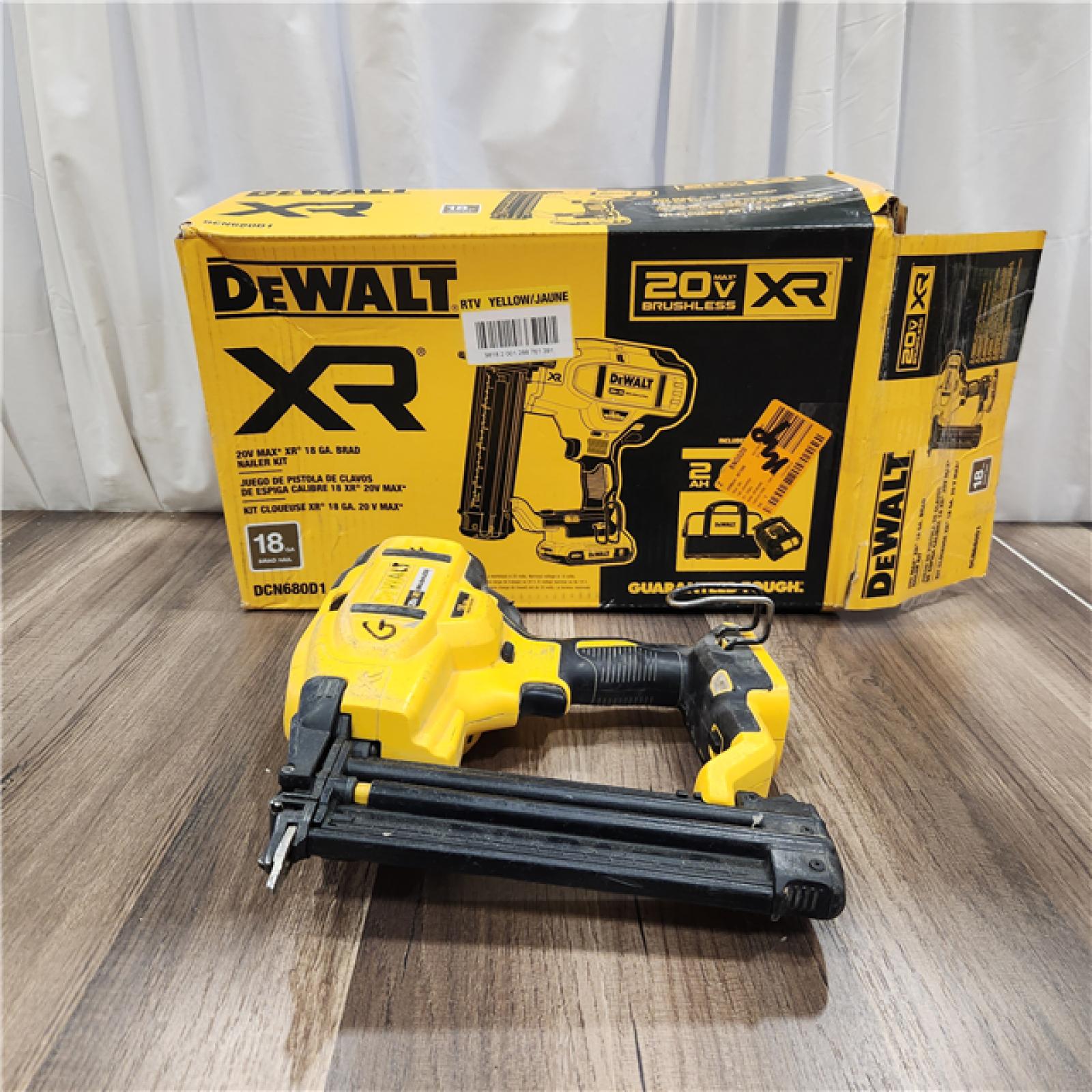 AS IS DEWALT 20V MAX XR 18 Gauge Brad Nailer Kit