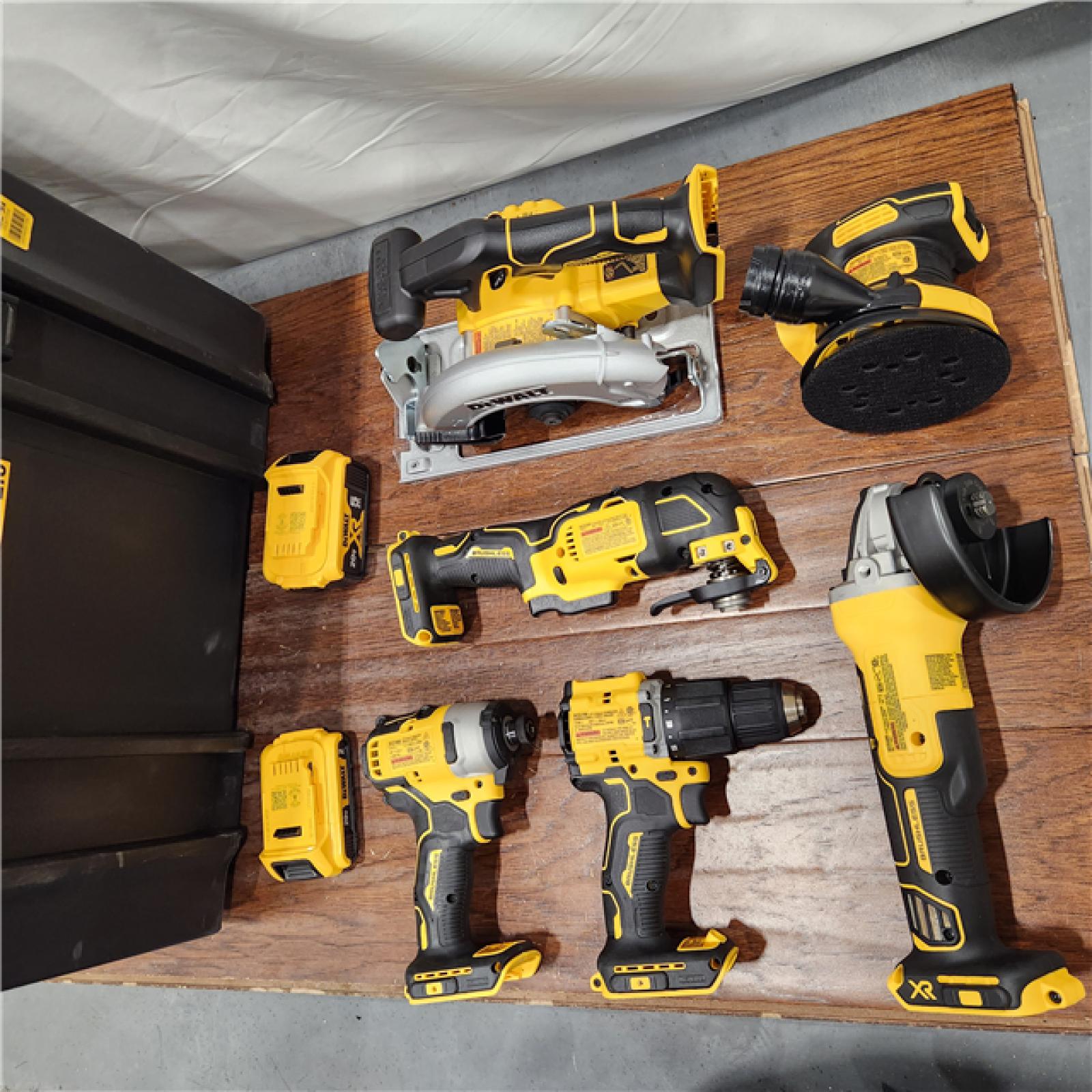 AS-IS Dewalt 20-Volt MAX ToughSystem Lithium-Ion 6-Tool Cordless Combo Kit